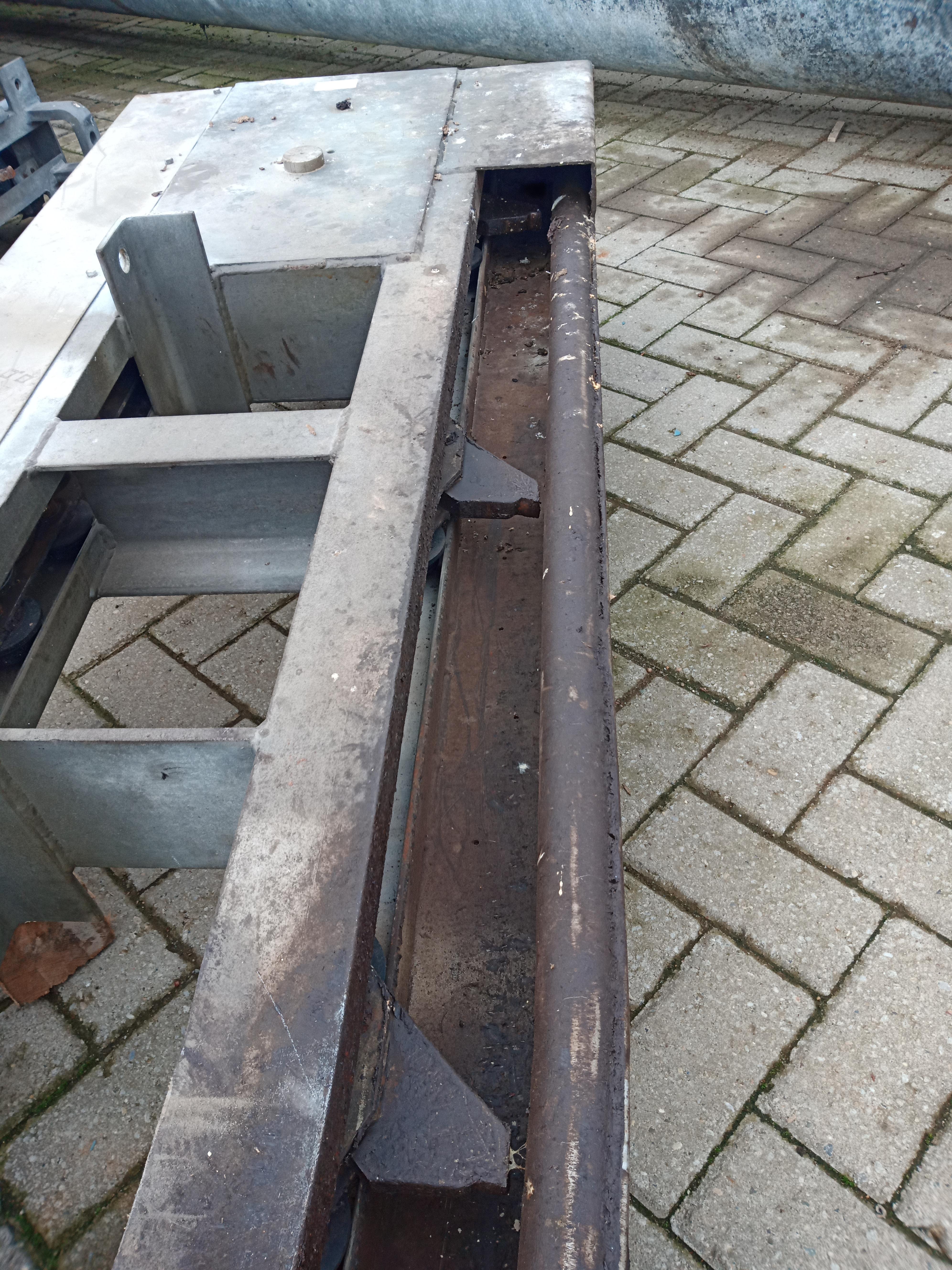 Used Elevator for gambrelling table