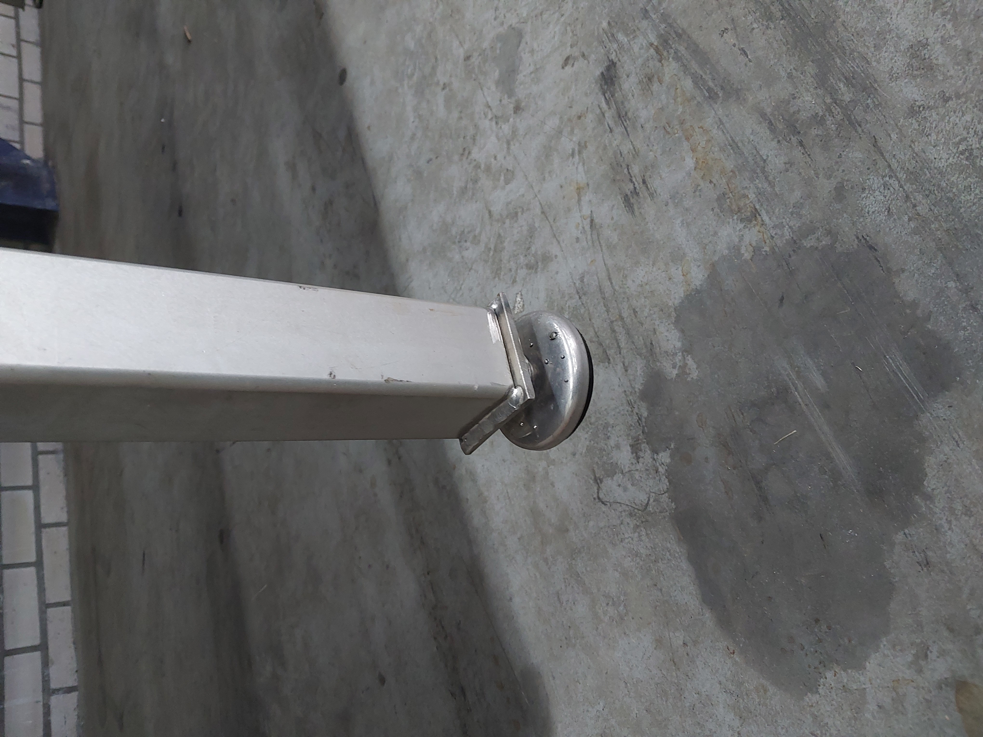 Used Gambrelling - Rehanging table