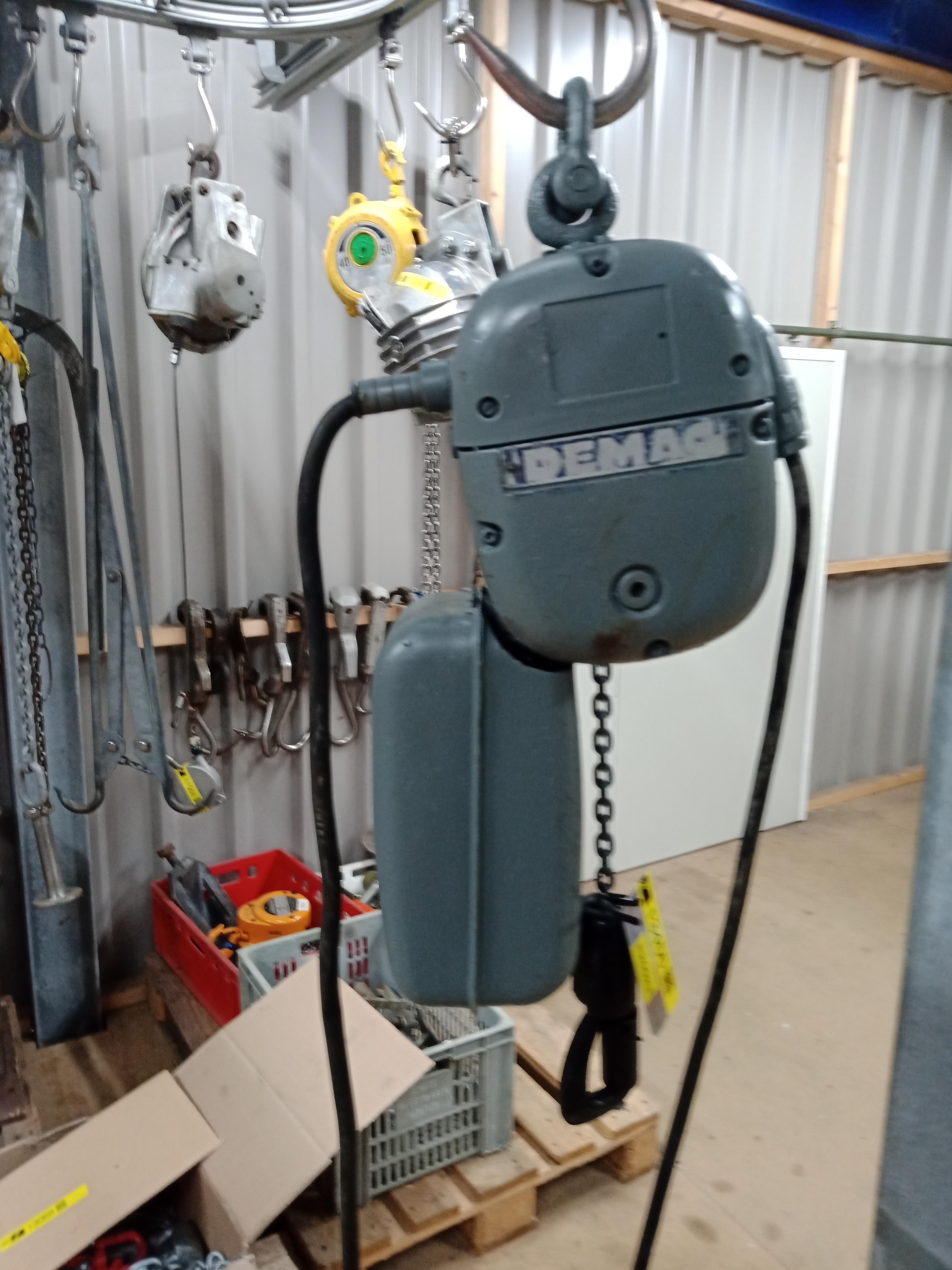 Used Chain hoist