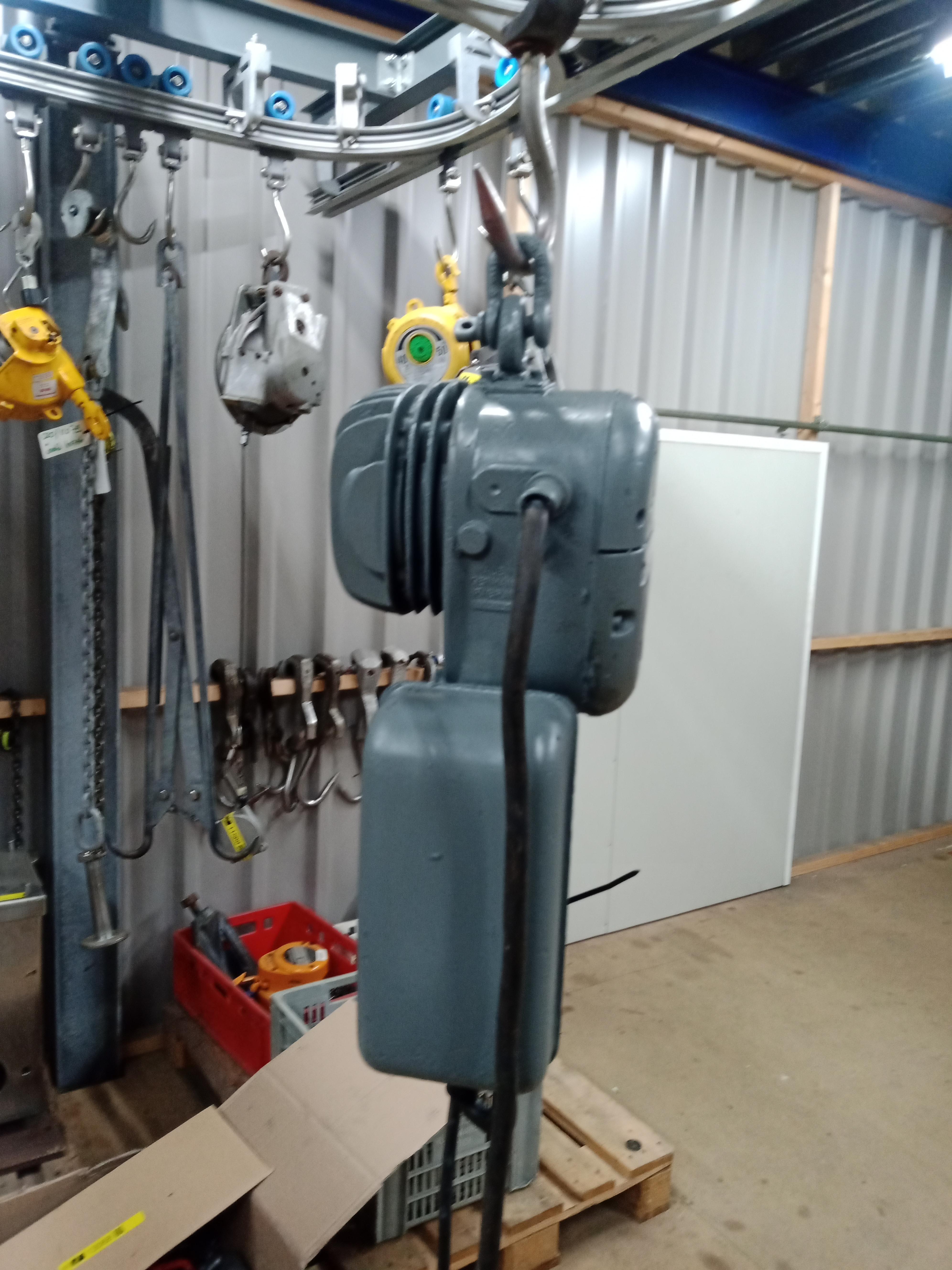 Used Chain hoist