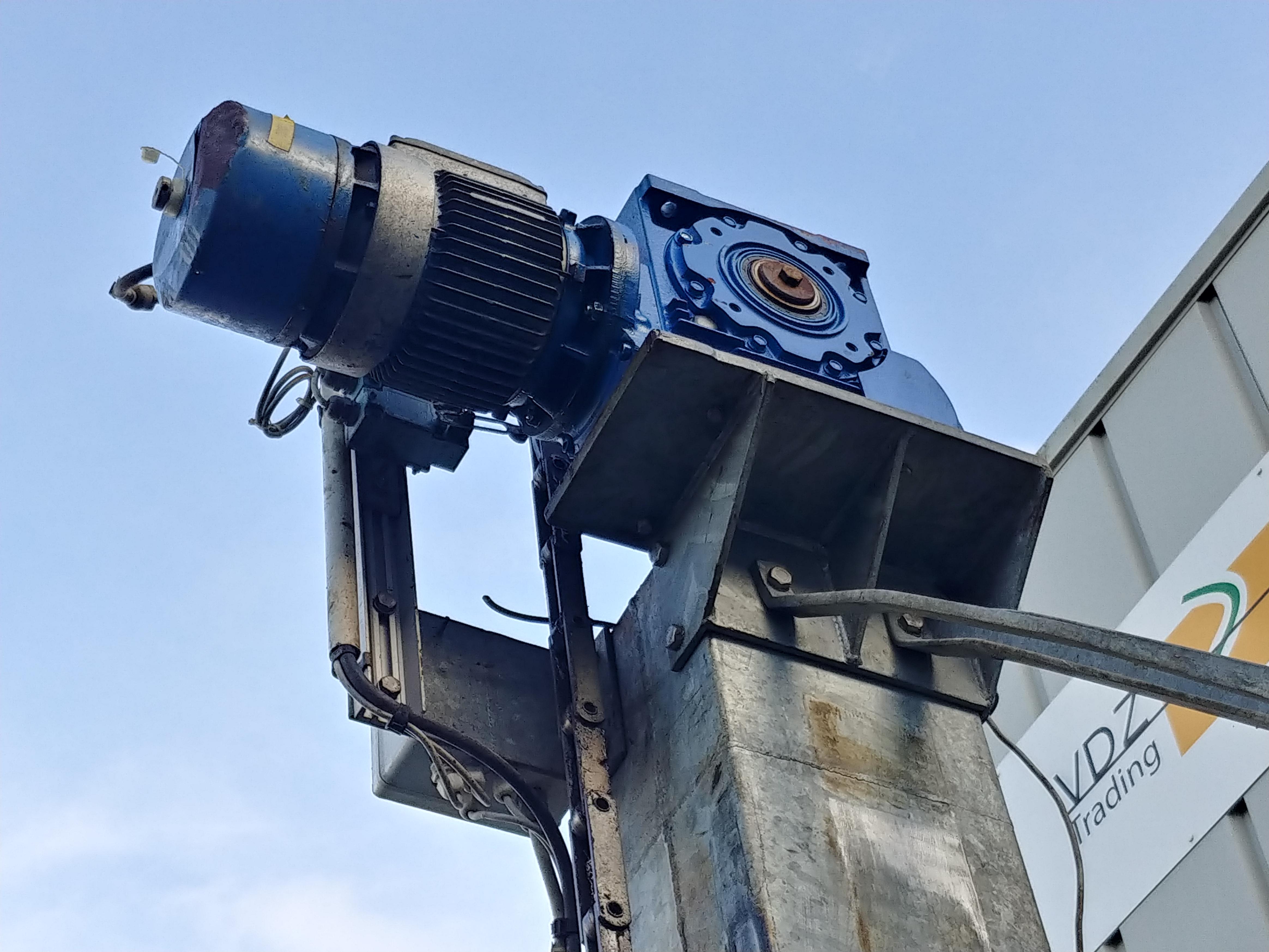 Used Bin lift and tipper