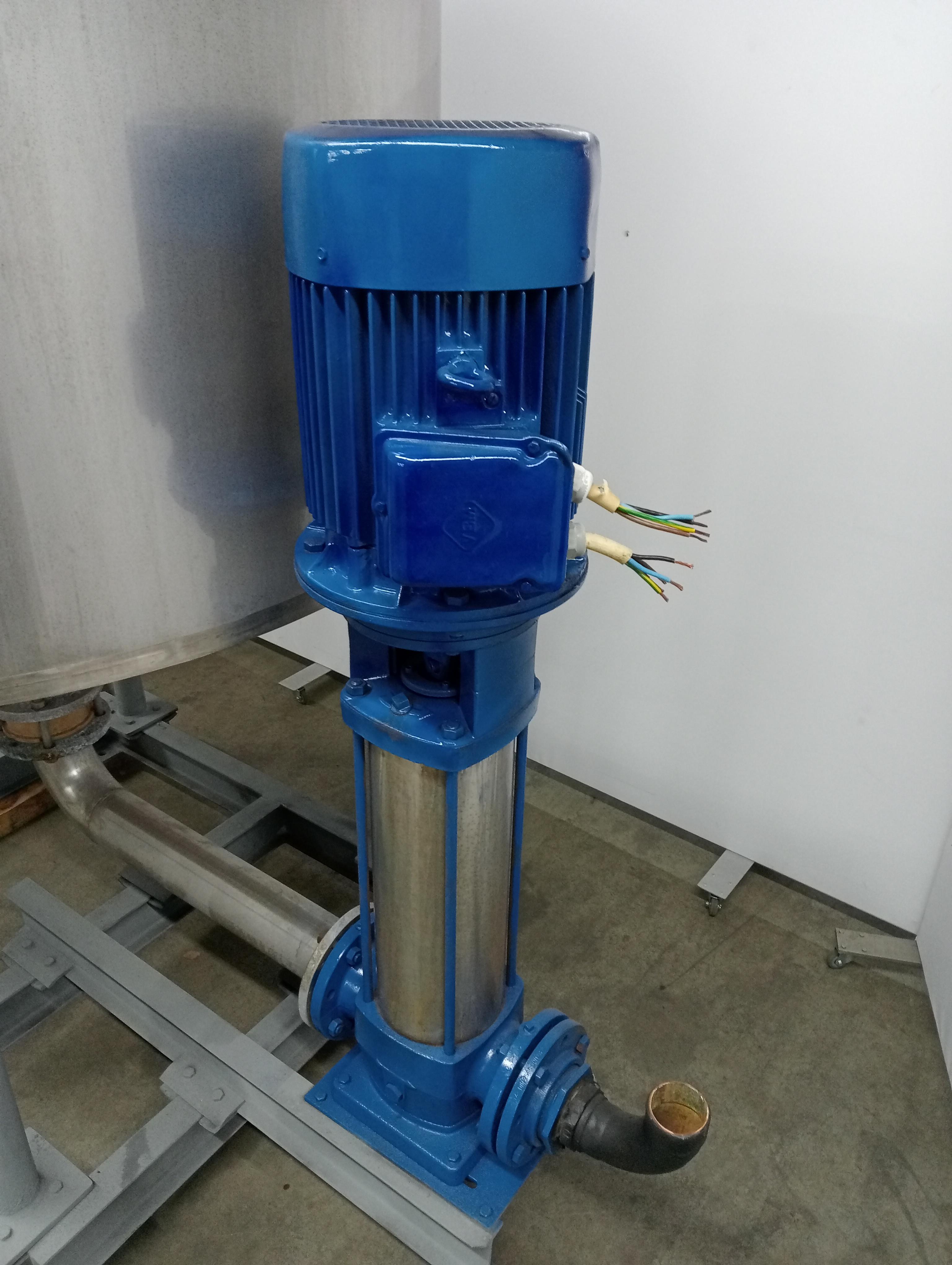 Used Insulated tank with centrifugal pump