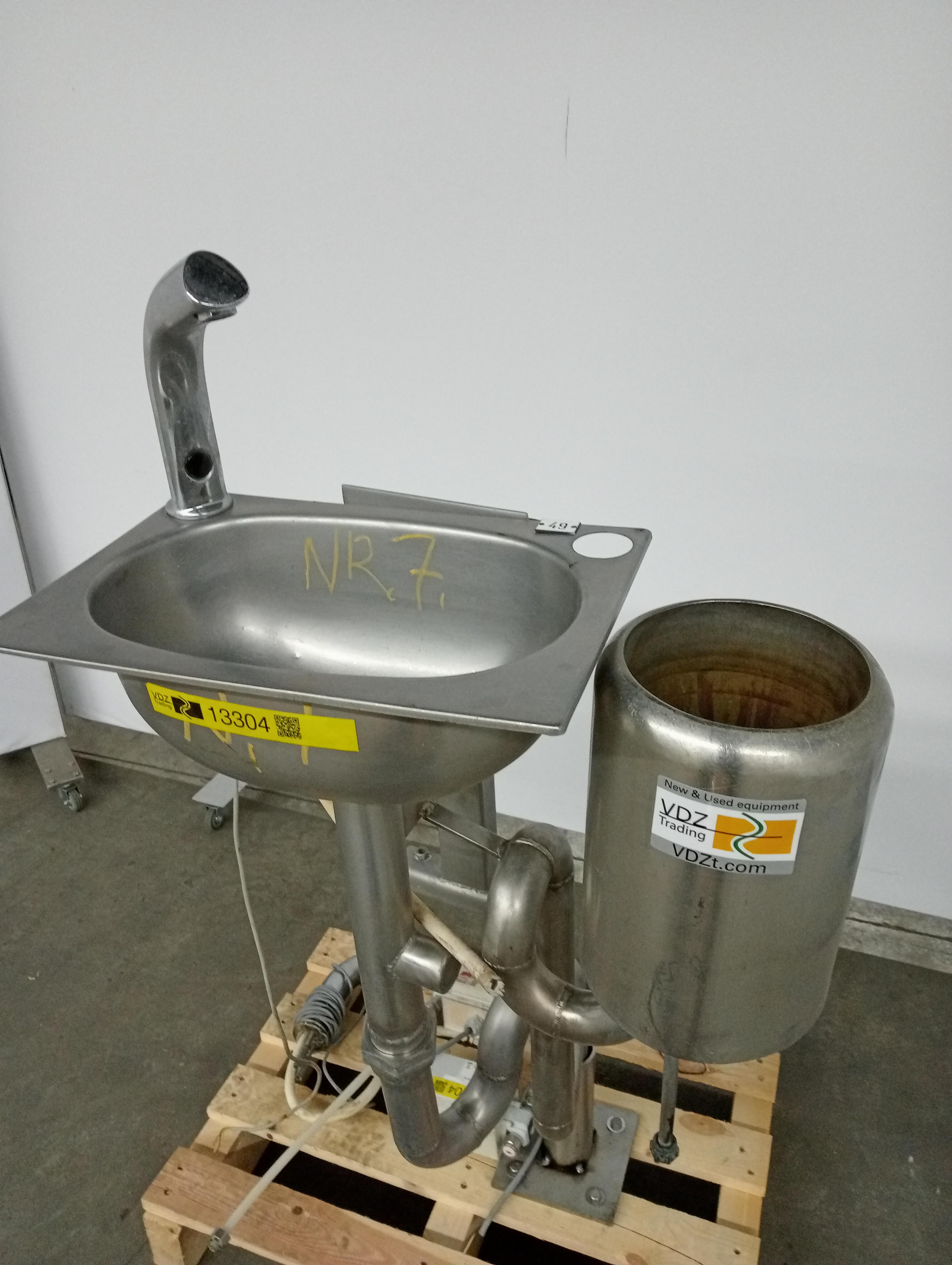 Used Wash basin