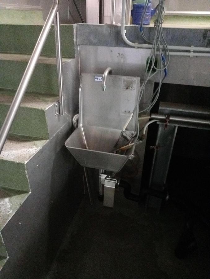 Used Wash basin