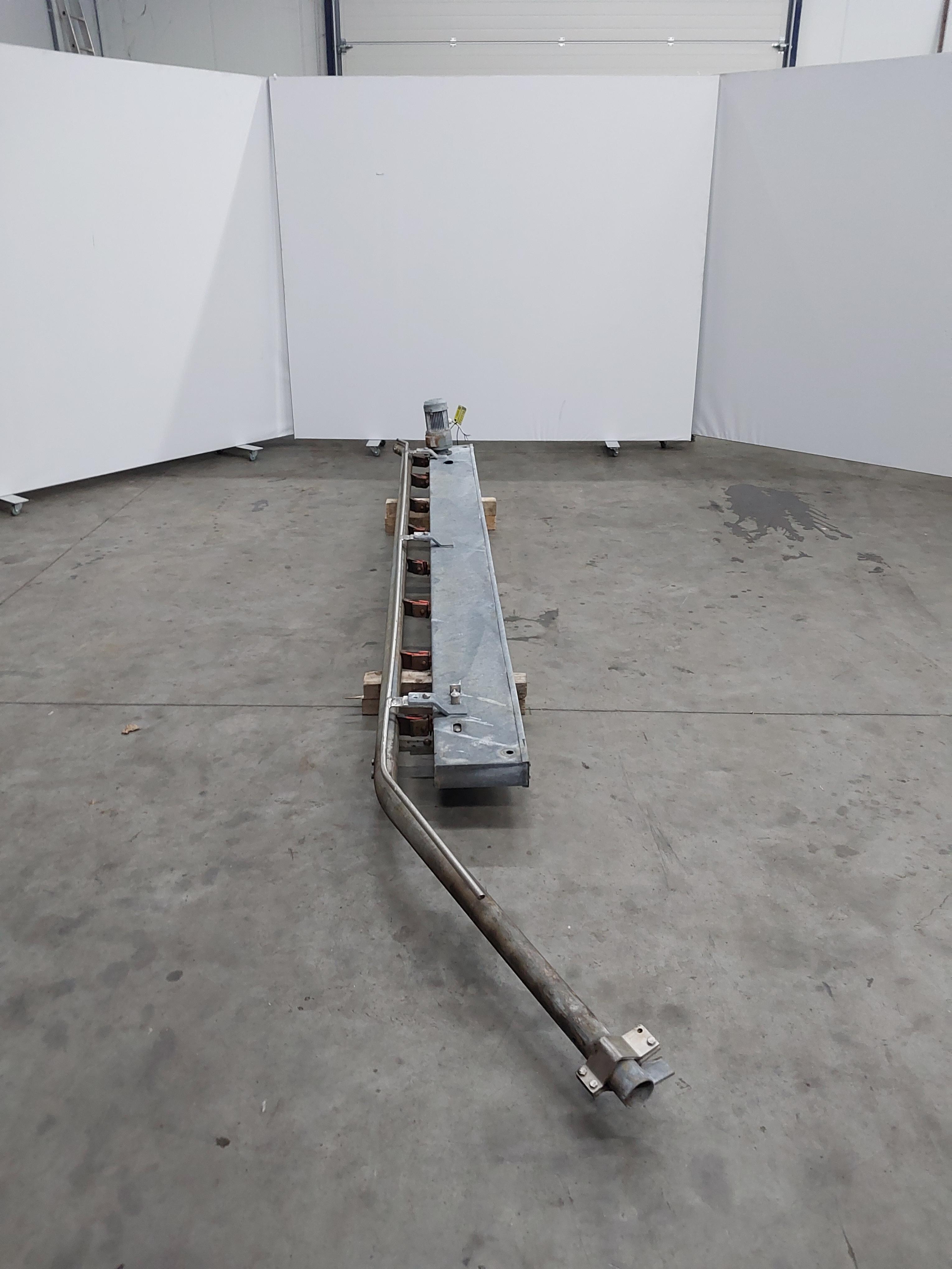 Used Conveyer lift empty hooks