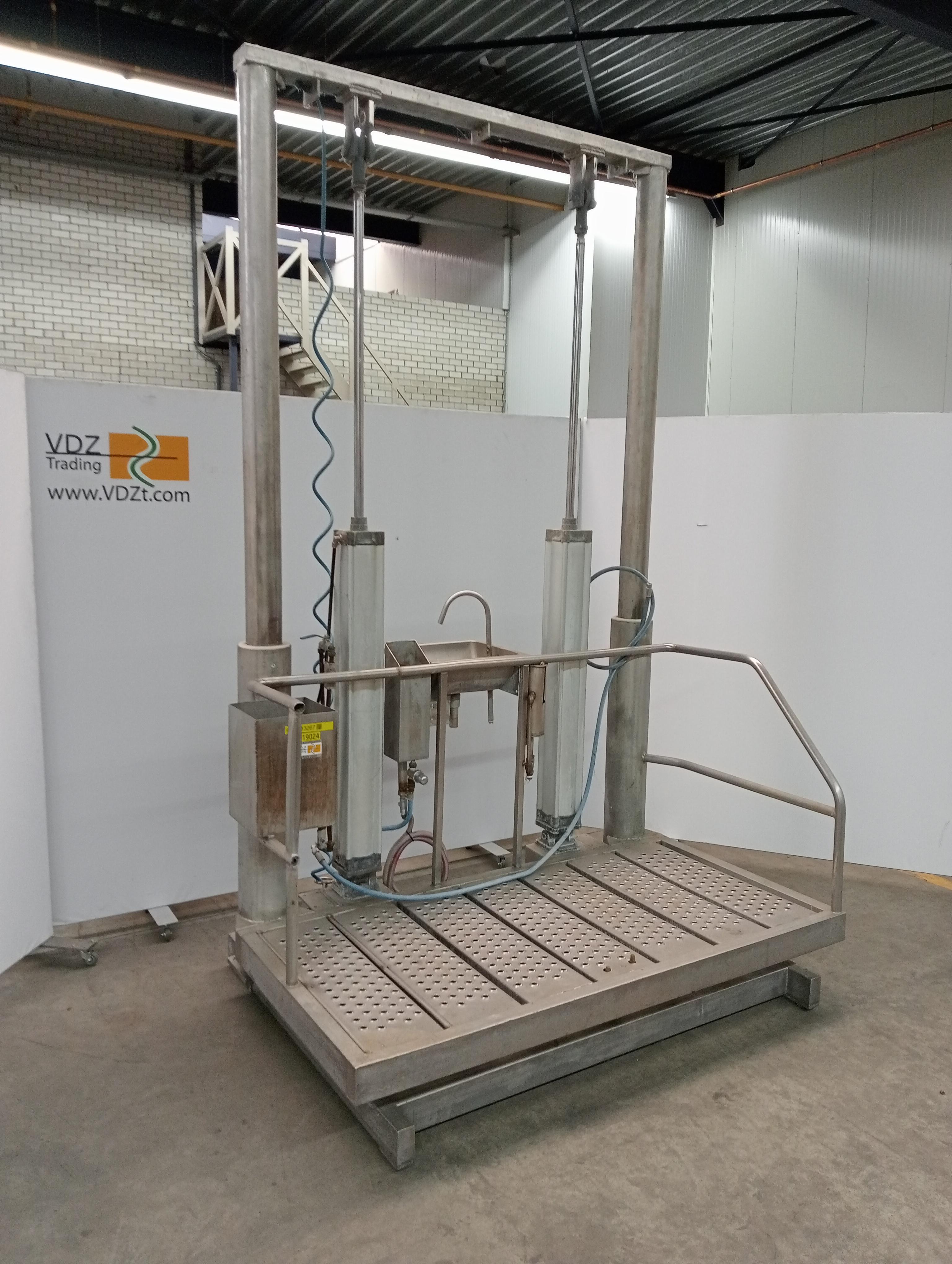 Used Movable platform