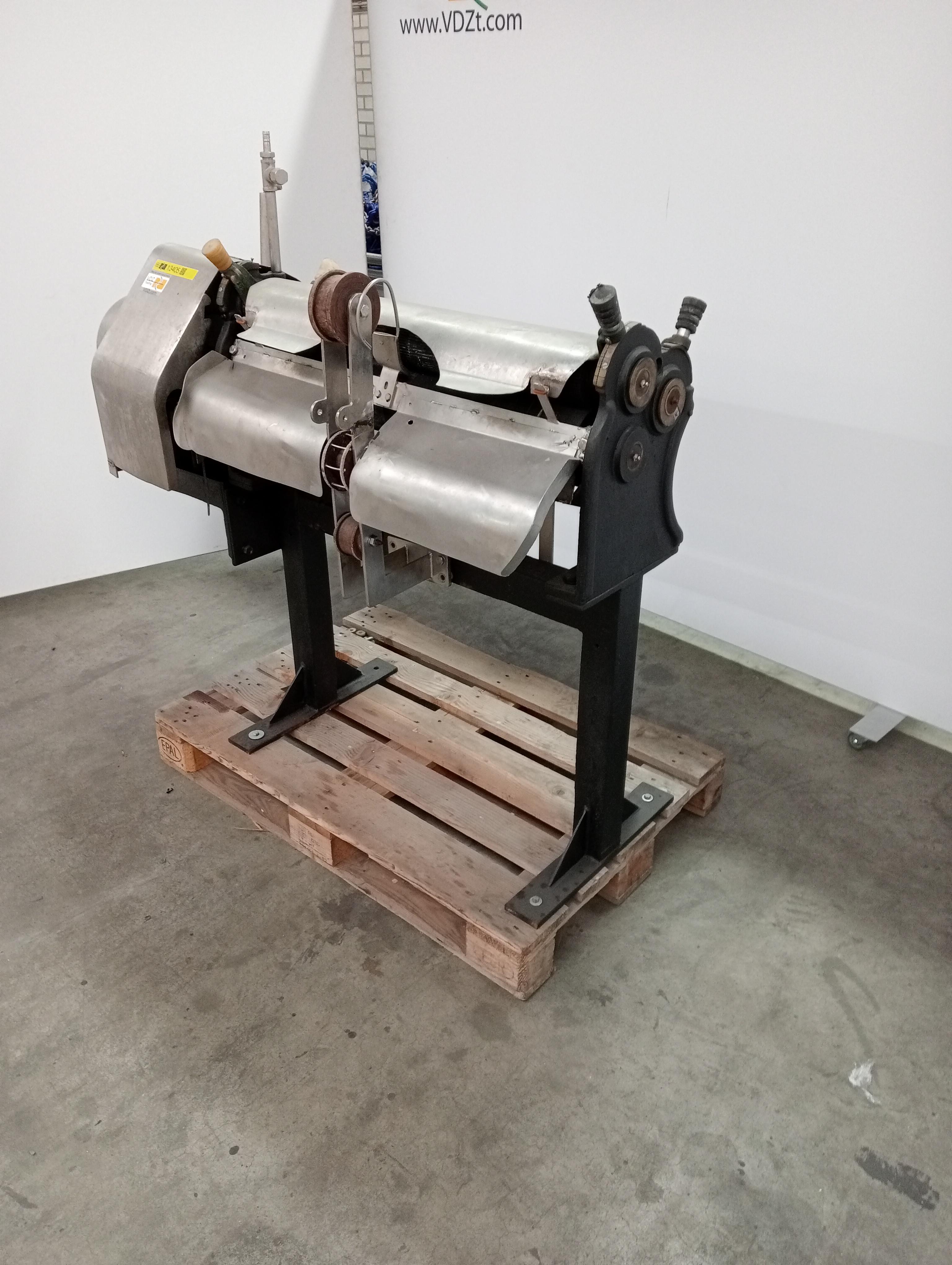 Used Intestine - Casing cleaning line