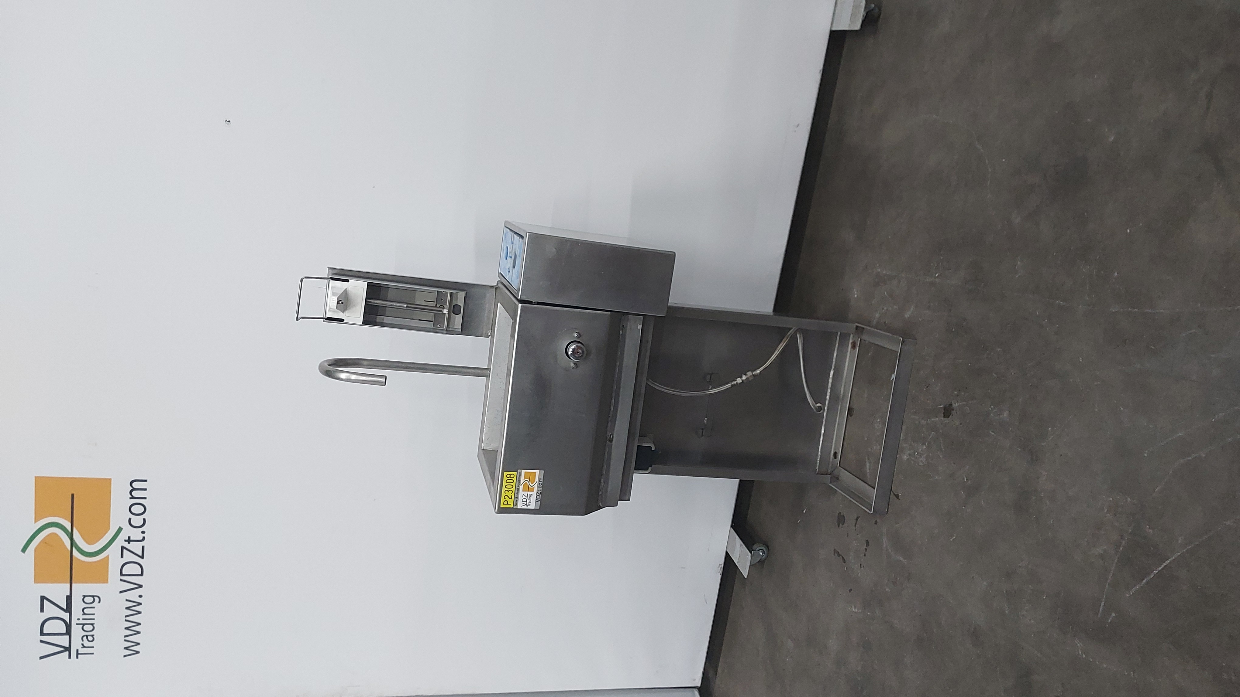 Used Wash basin with sterilisator