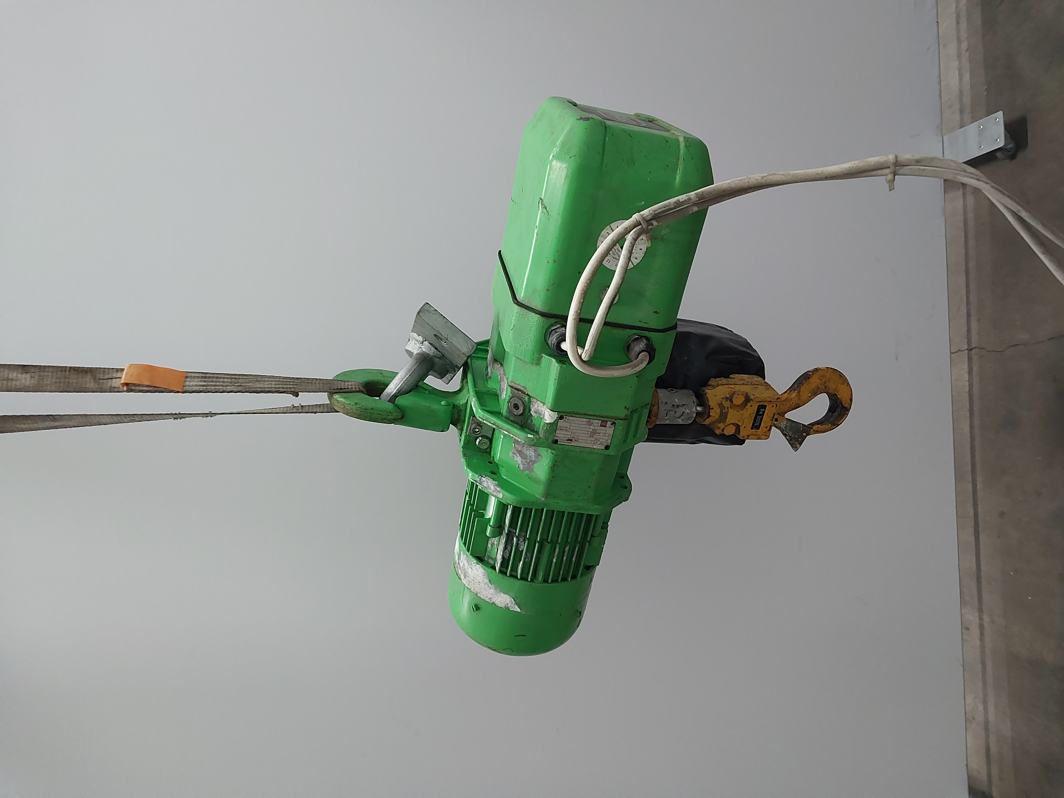 Used Loading and unloading elevator