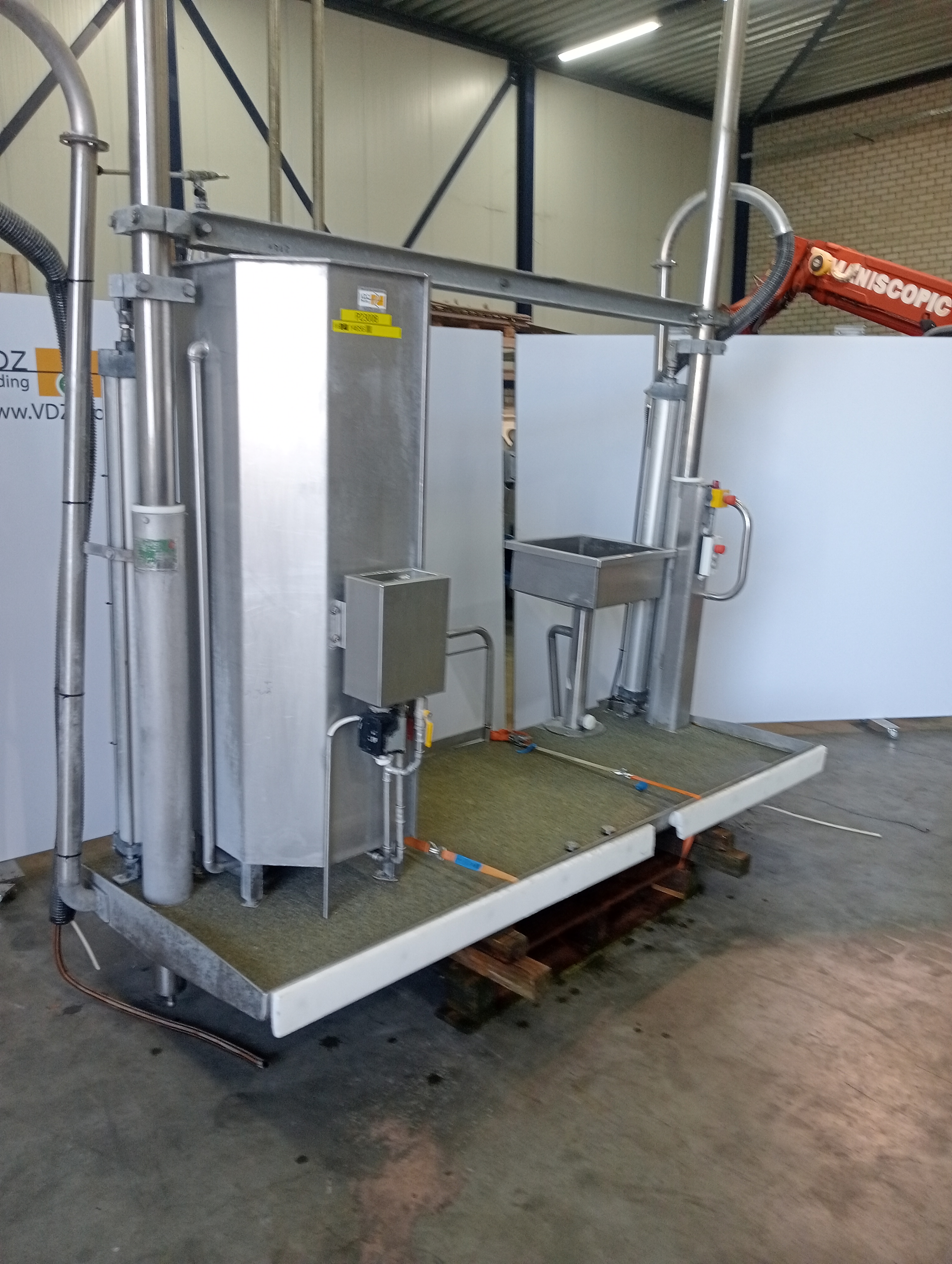 Used Moveable platform