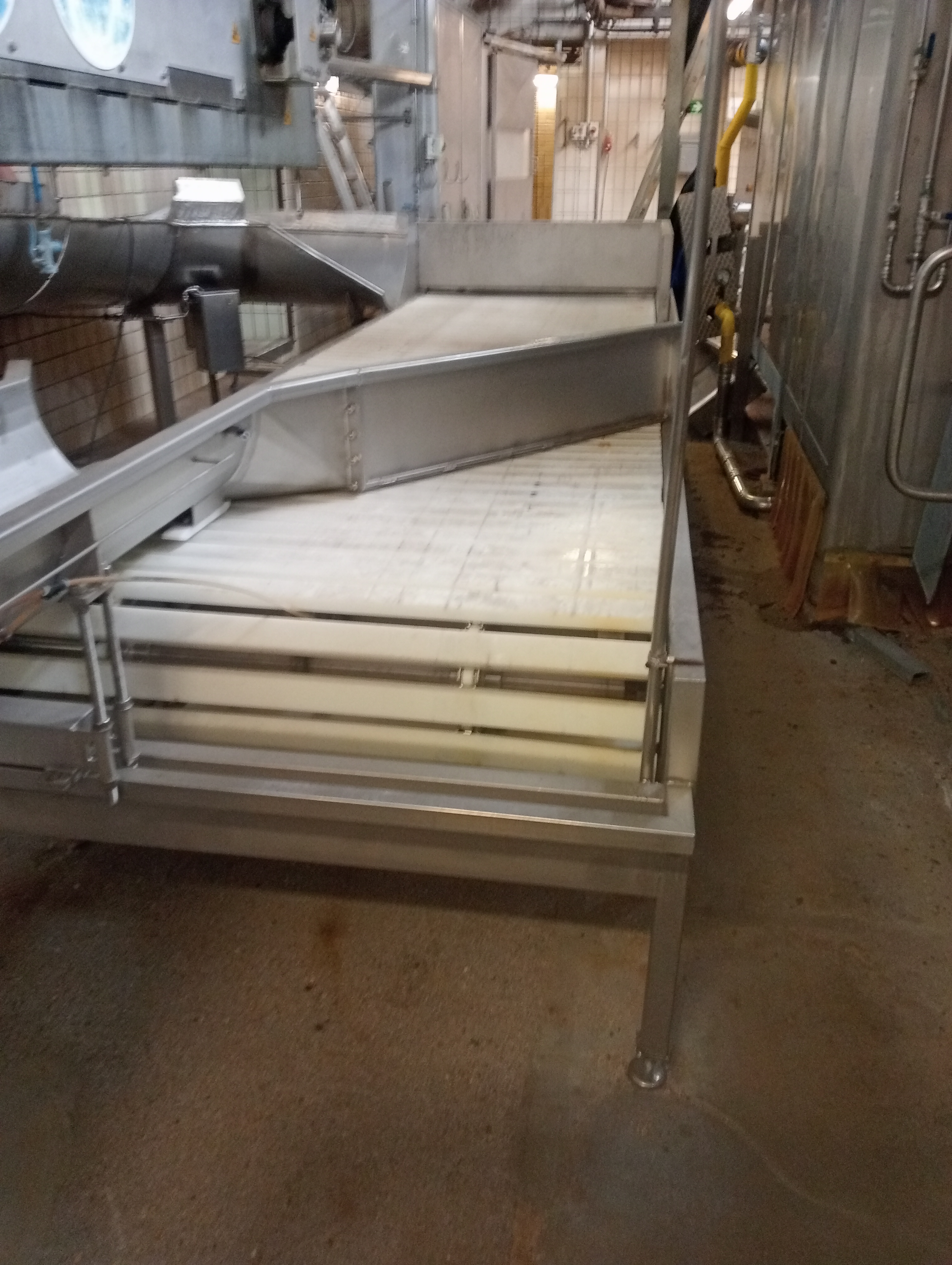 Used Gambrelling - Rehanging table