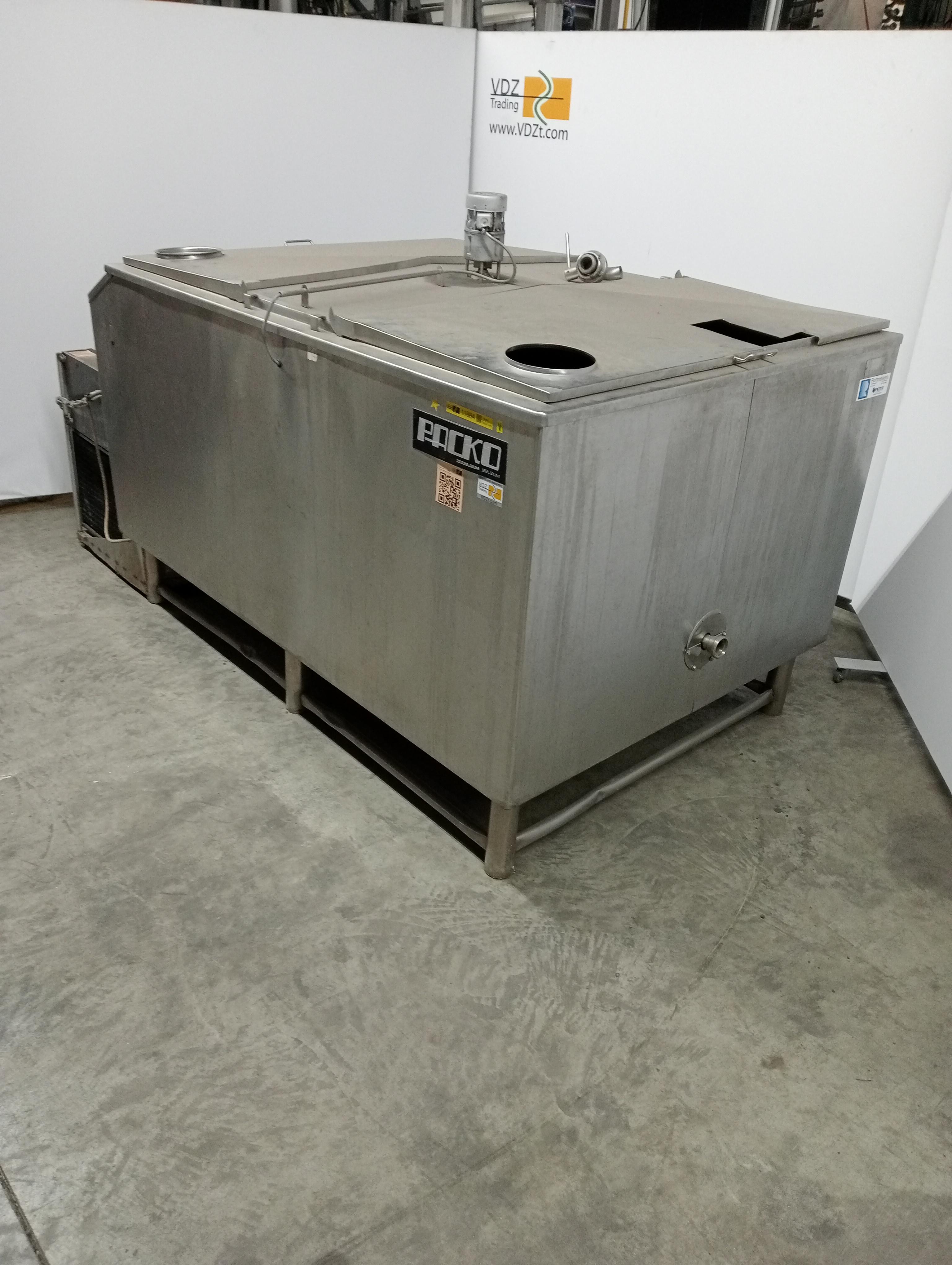 Used Blood tank with stirring mechanism
