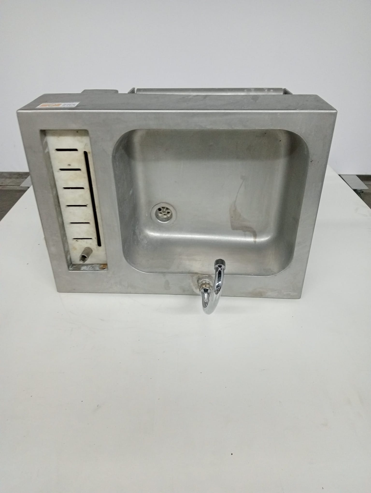 Used Wash basin
