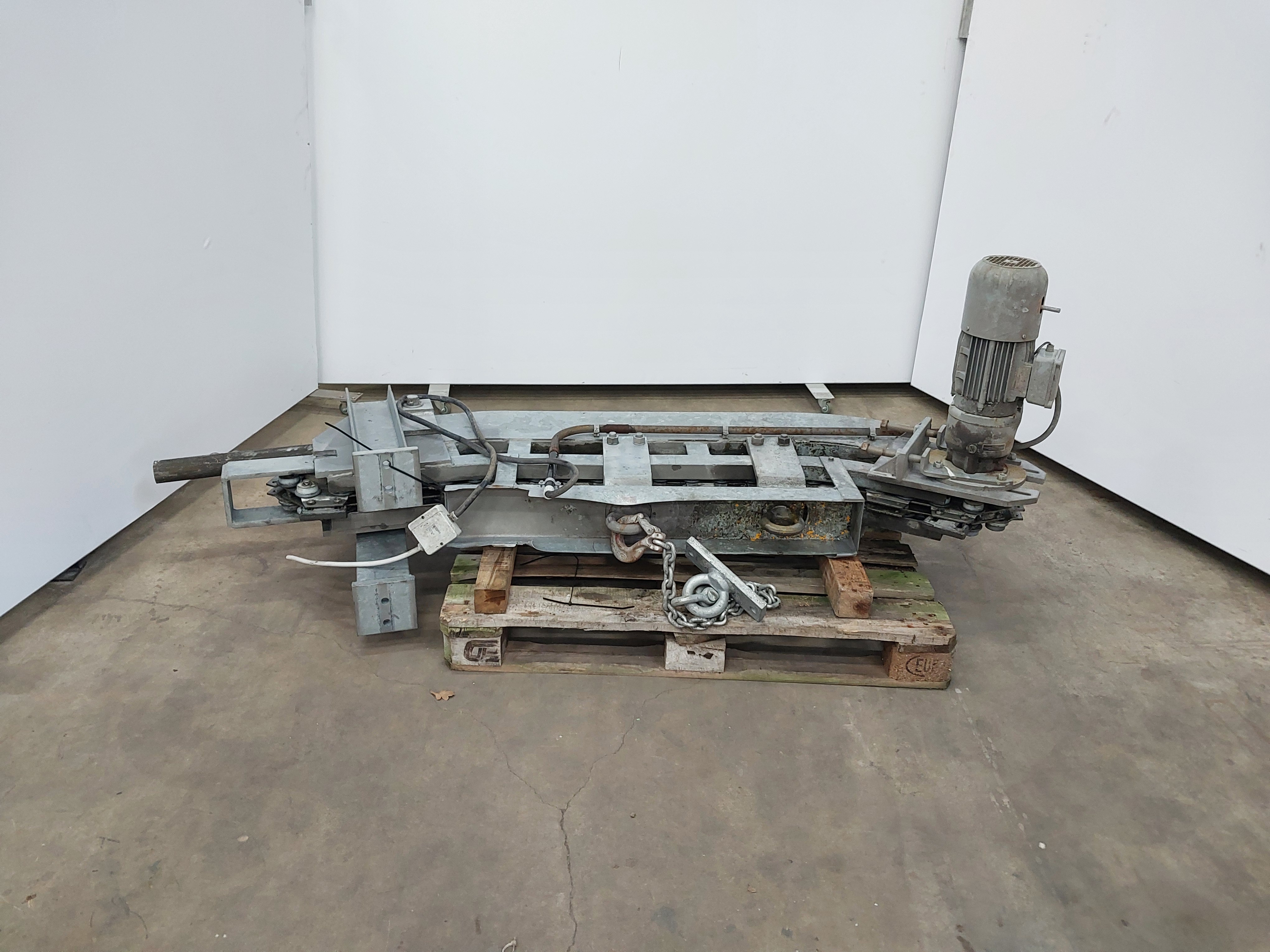 Used Loading and unloading elevator