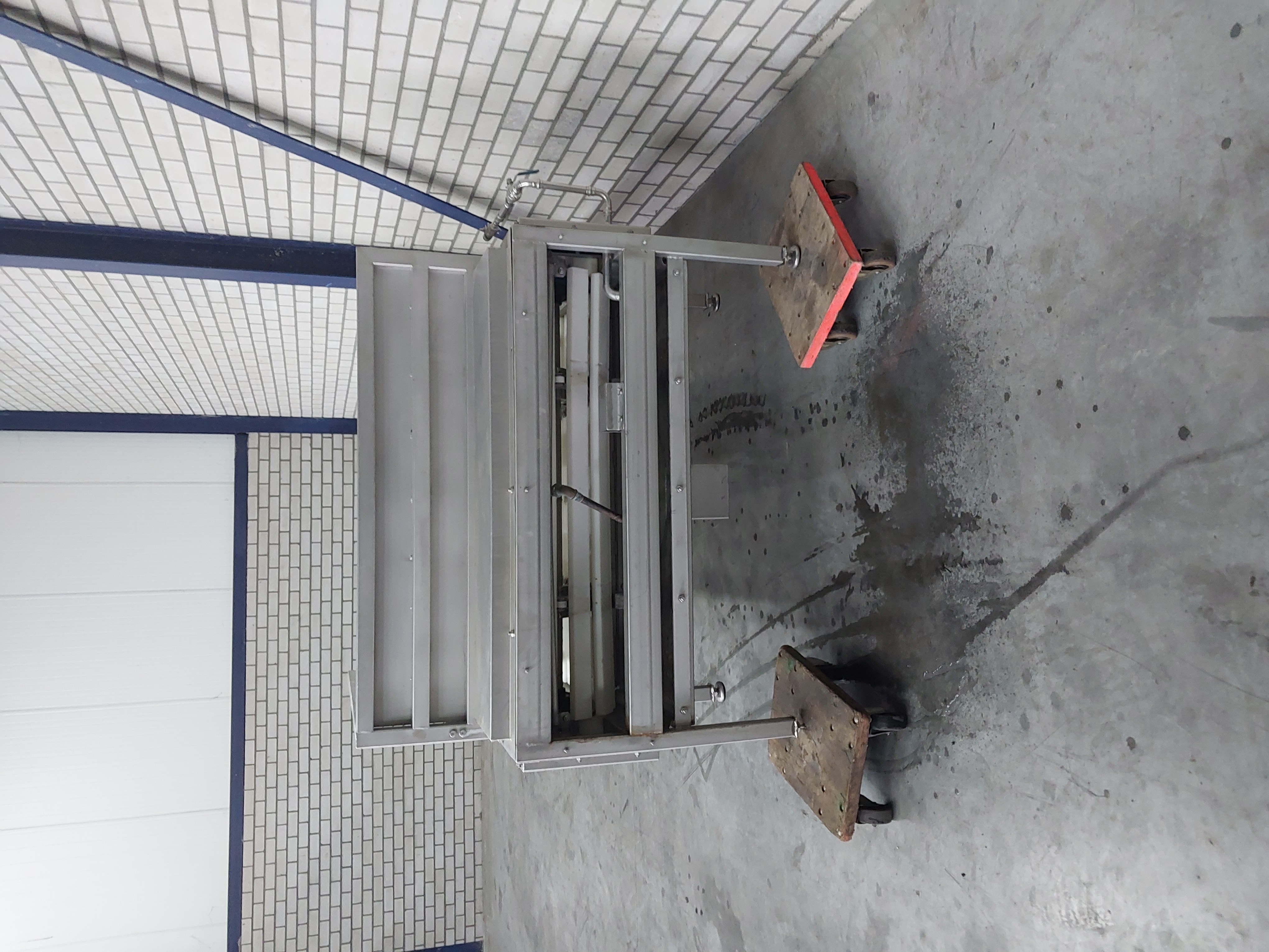 Used Gambrelling - Rehanging table