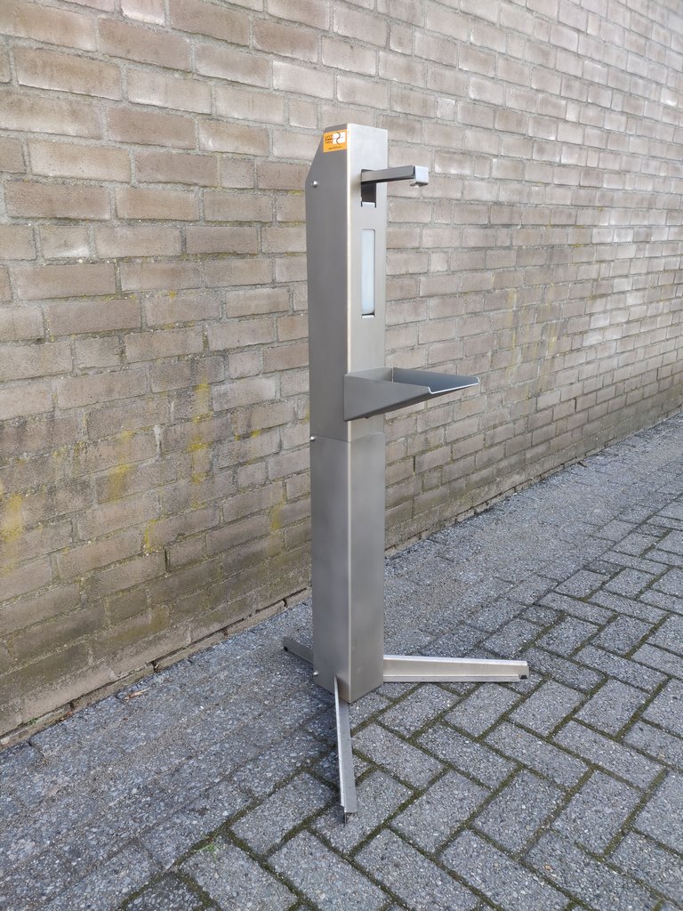 Used Hand sanitizer dispenser pole - Desinfection