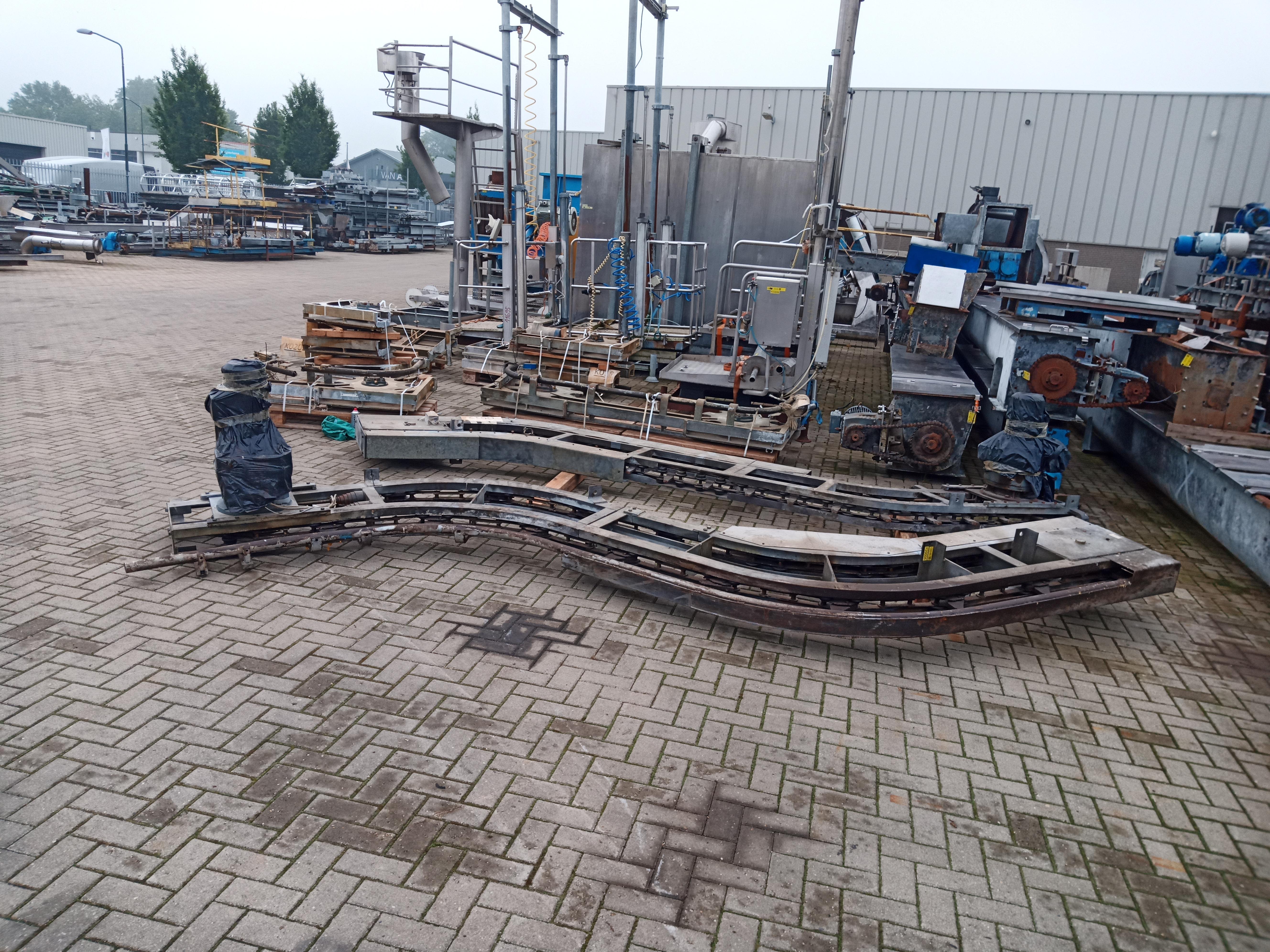 Used Elevator for gambrelling table