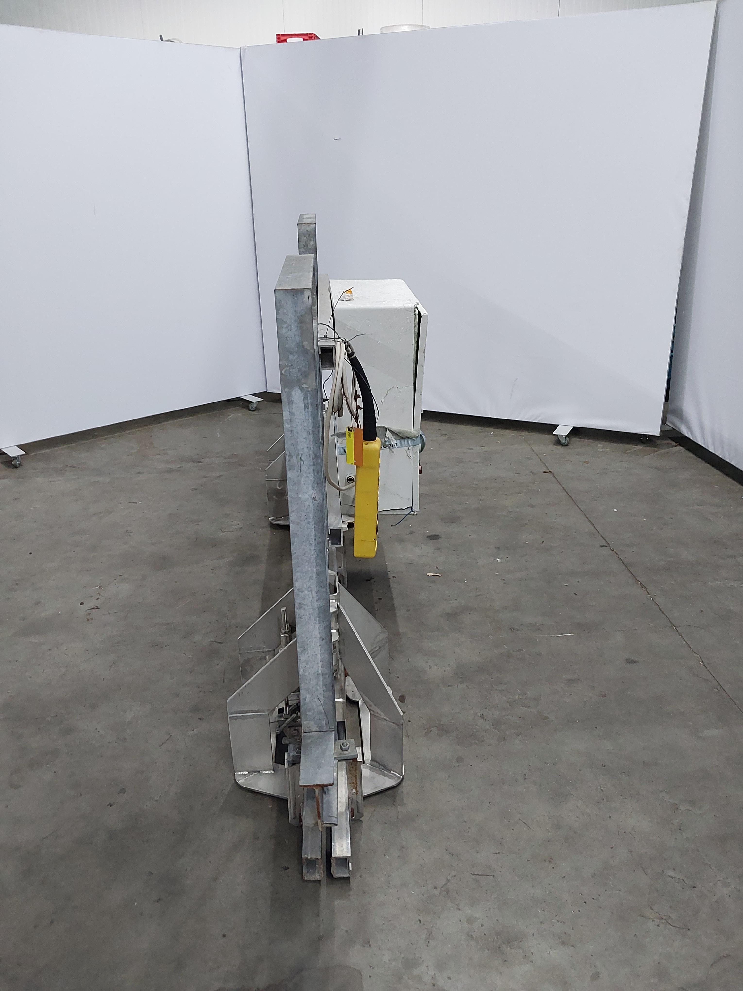 Used Hook relief for dehiding