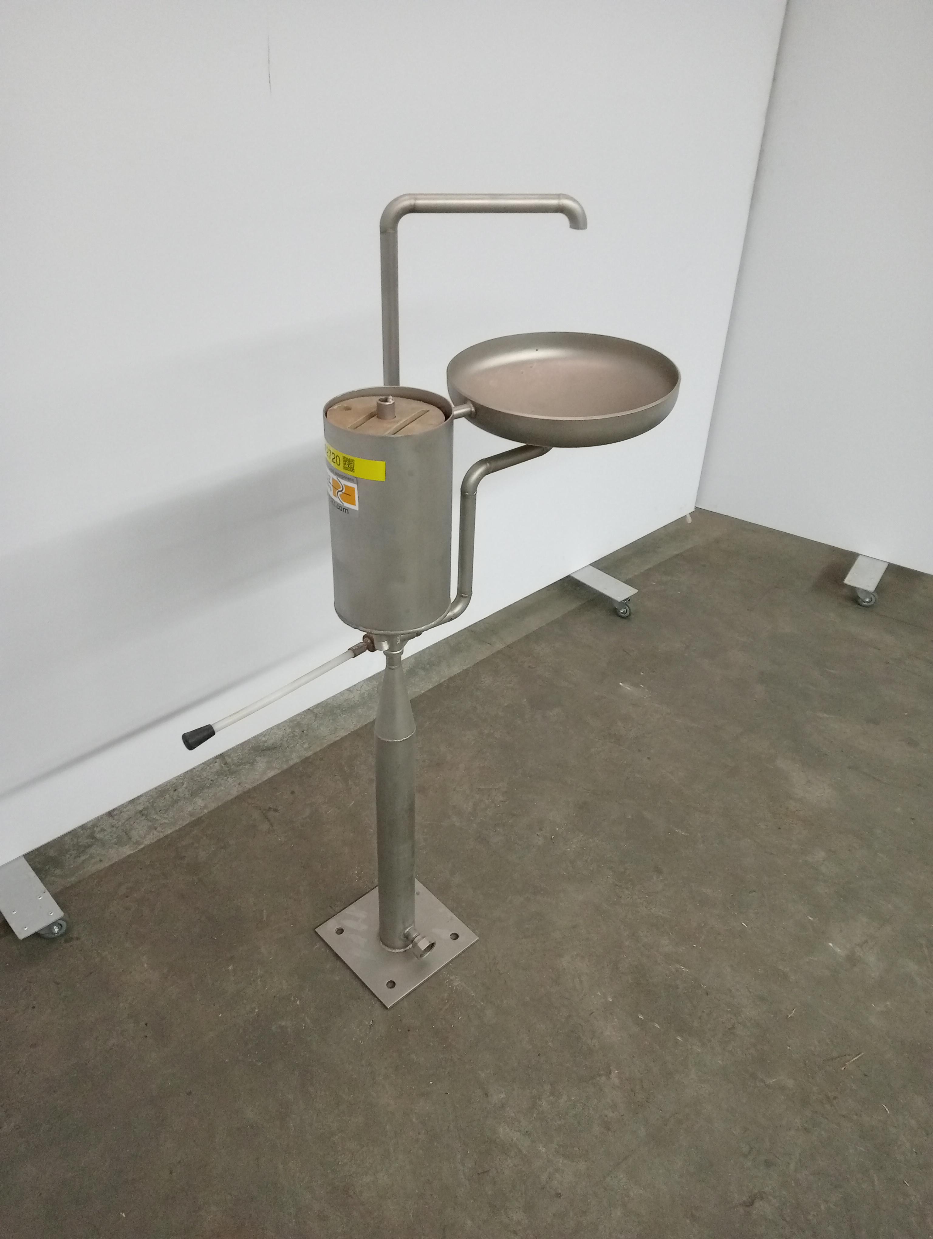 Used Wash basin with sterilizer