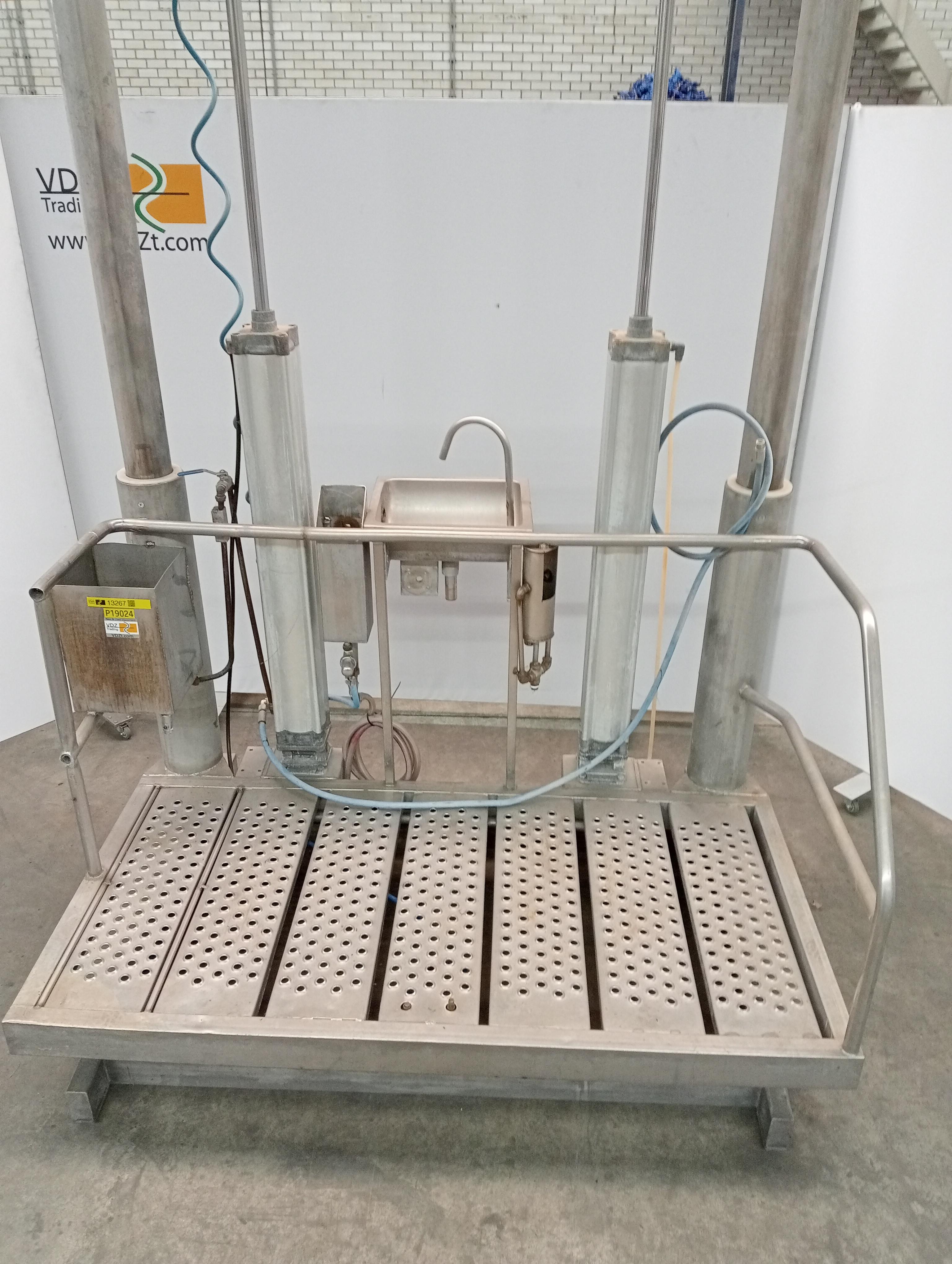 Used Movable platform