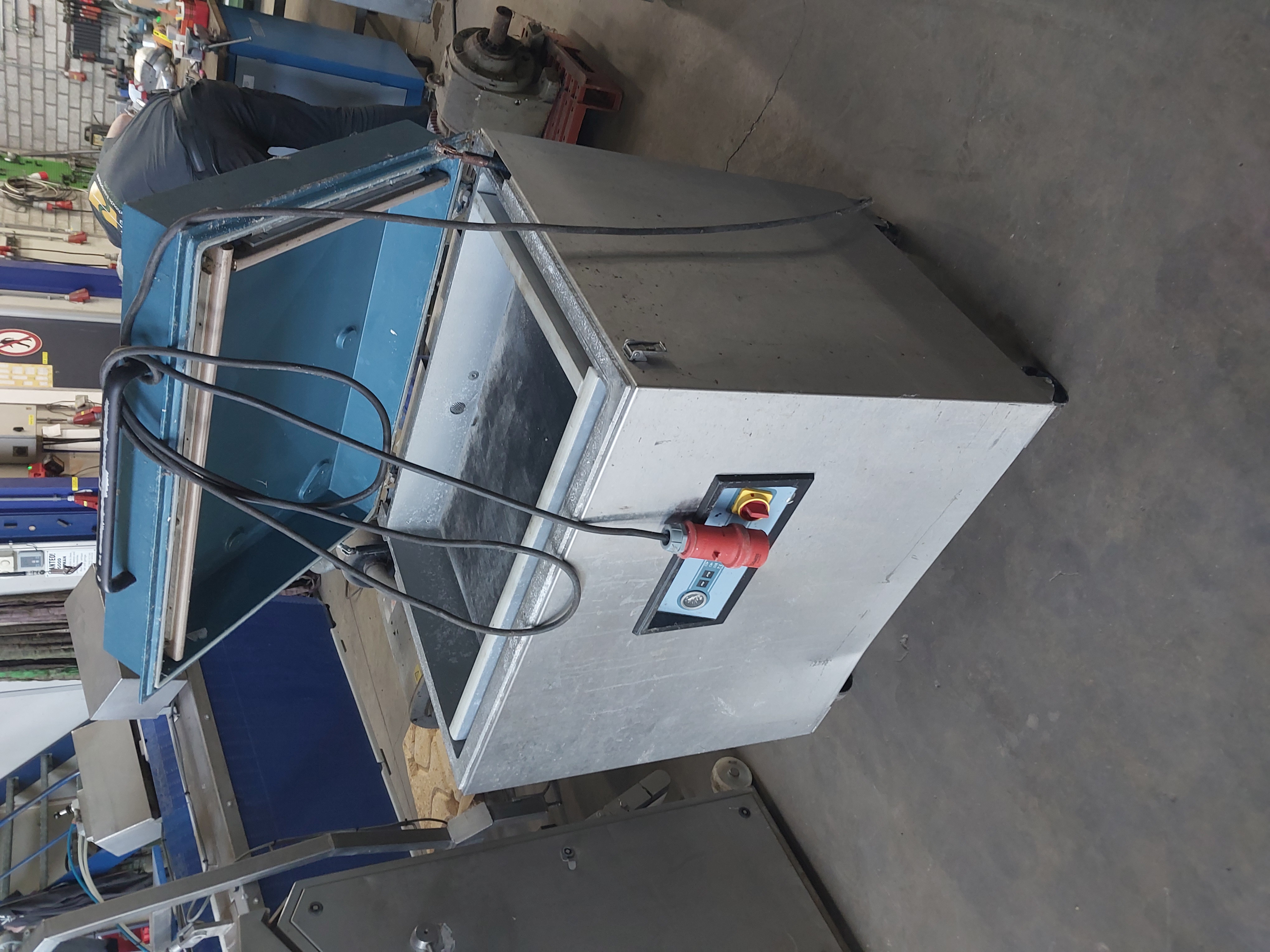 Used Vacuum sealing machine