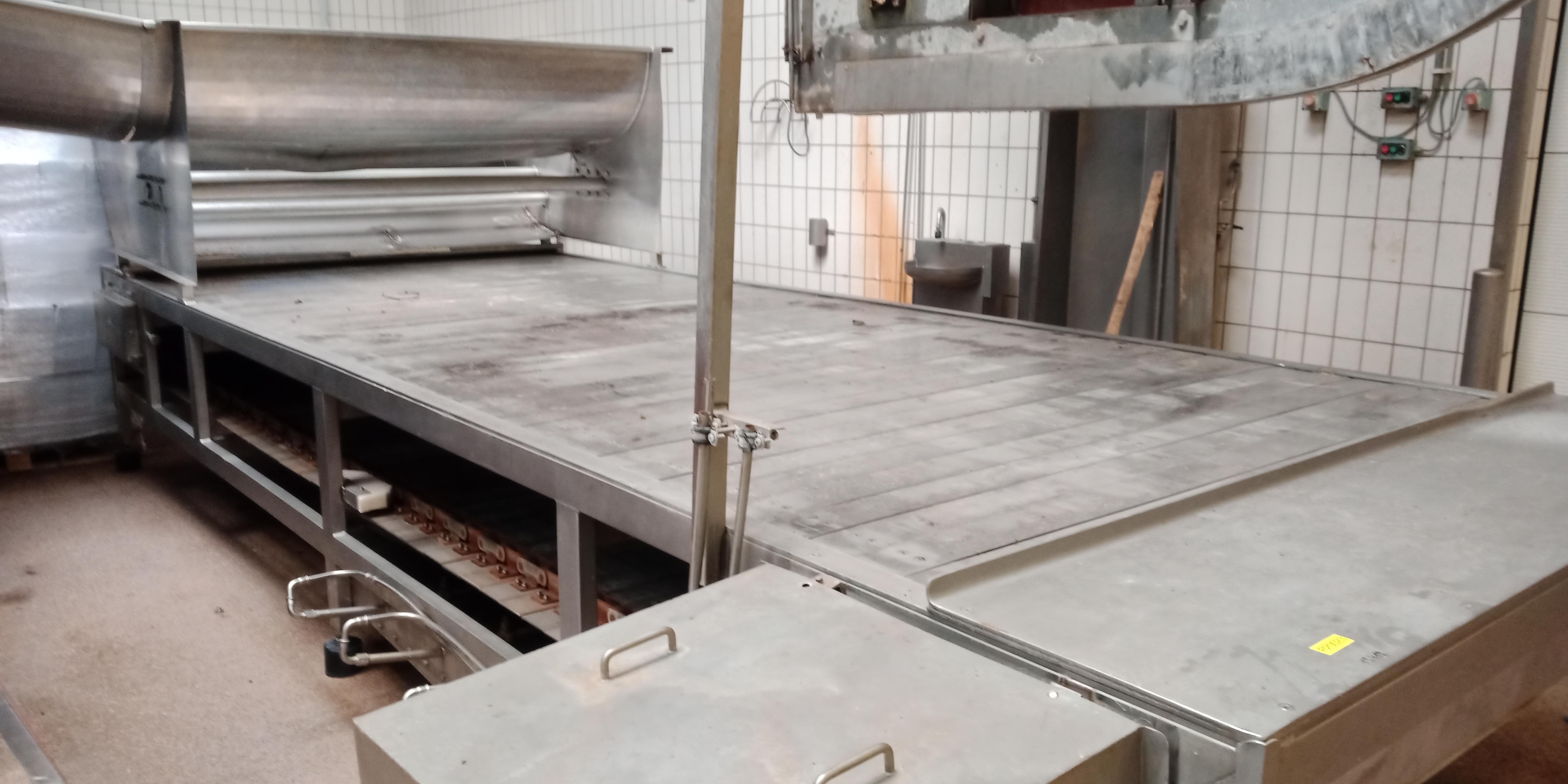 Used Gambrelling table