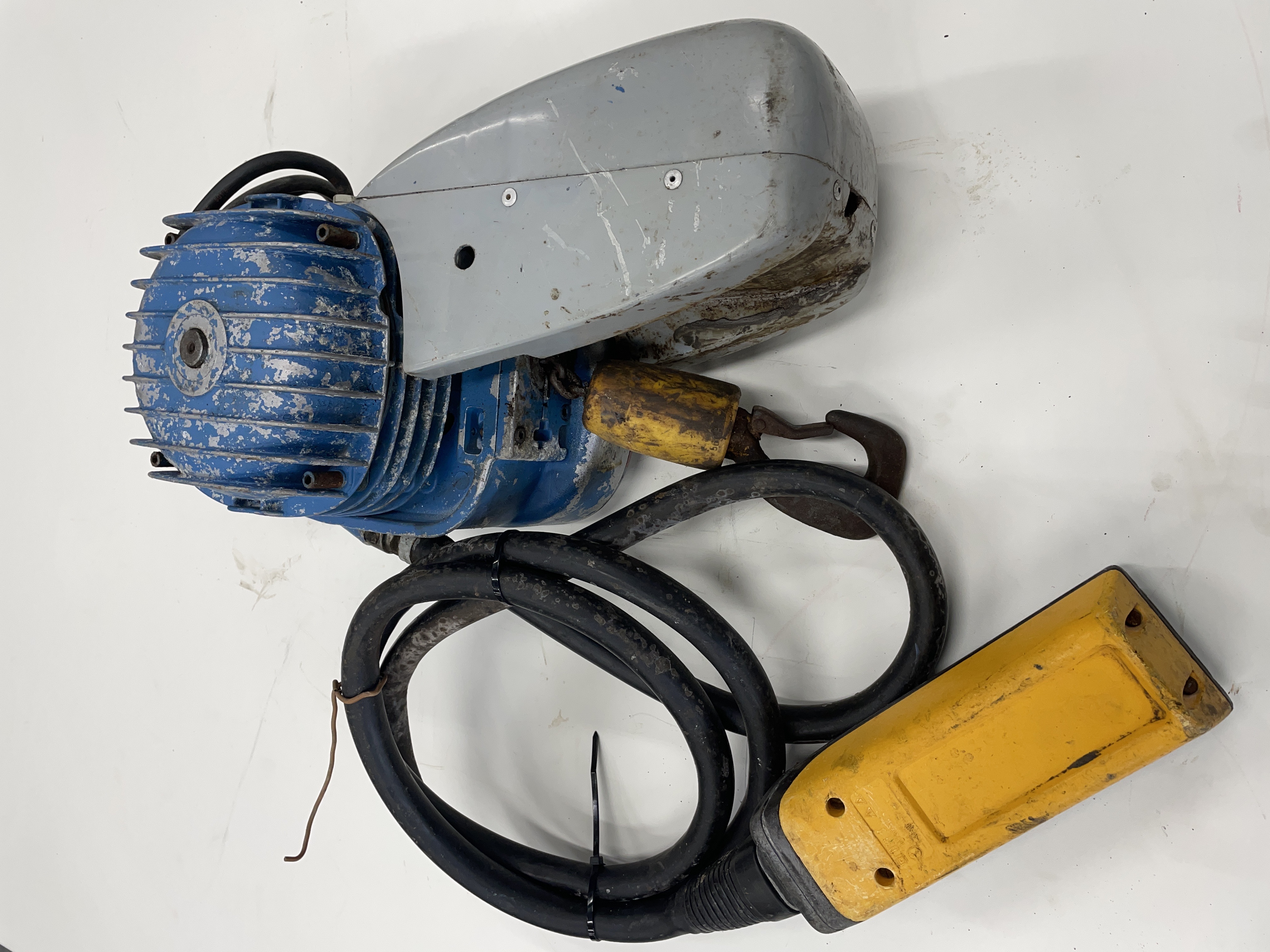 Used Chain hoist