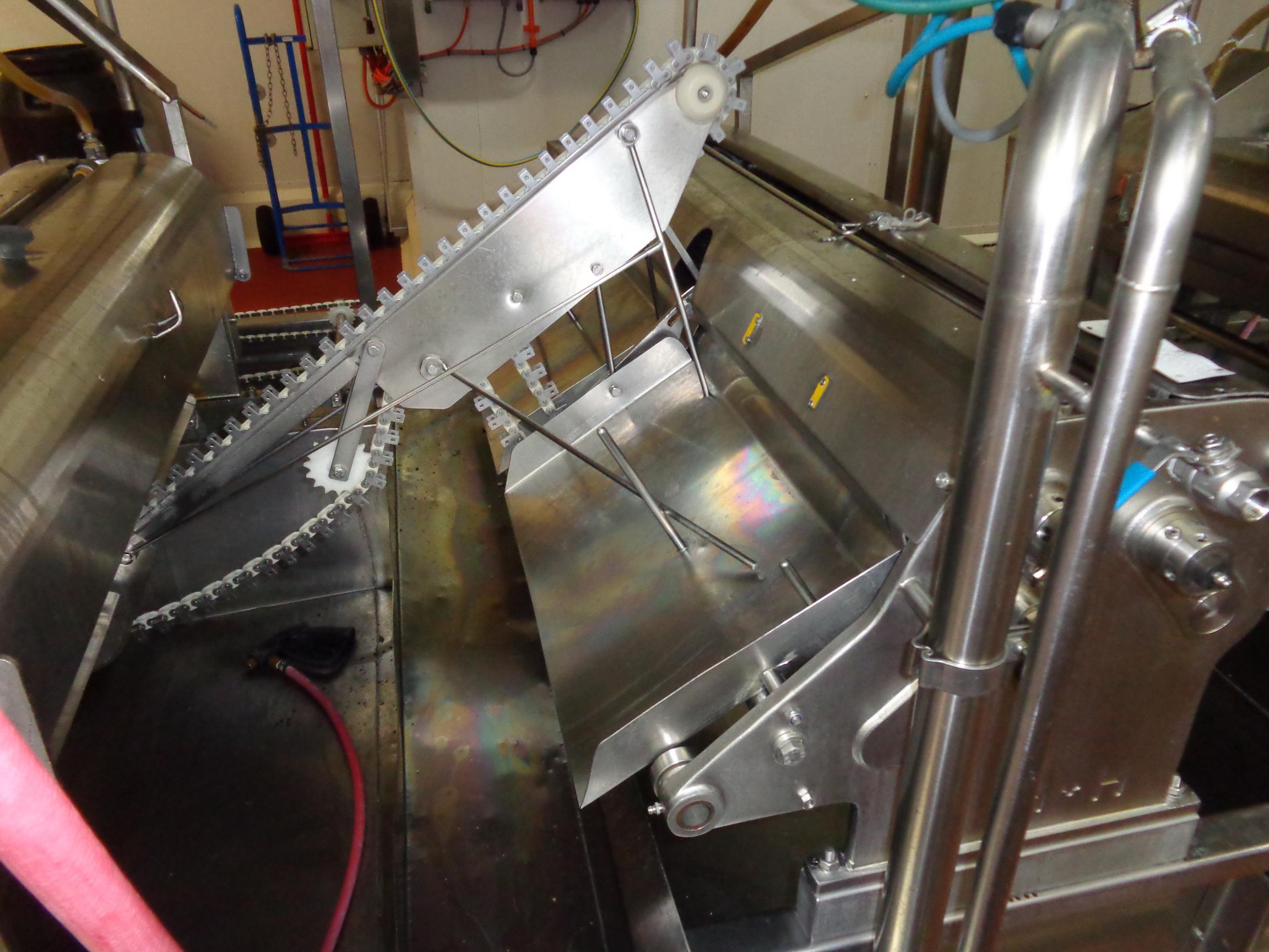 Used Intestine - Casing cleaning line