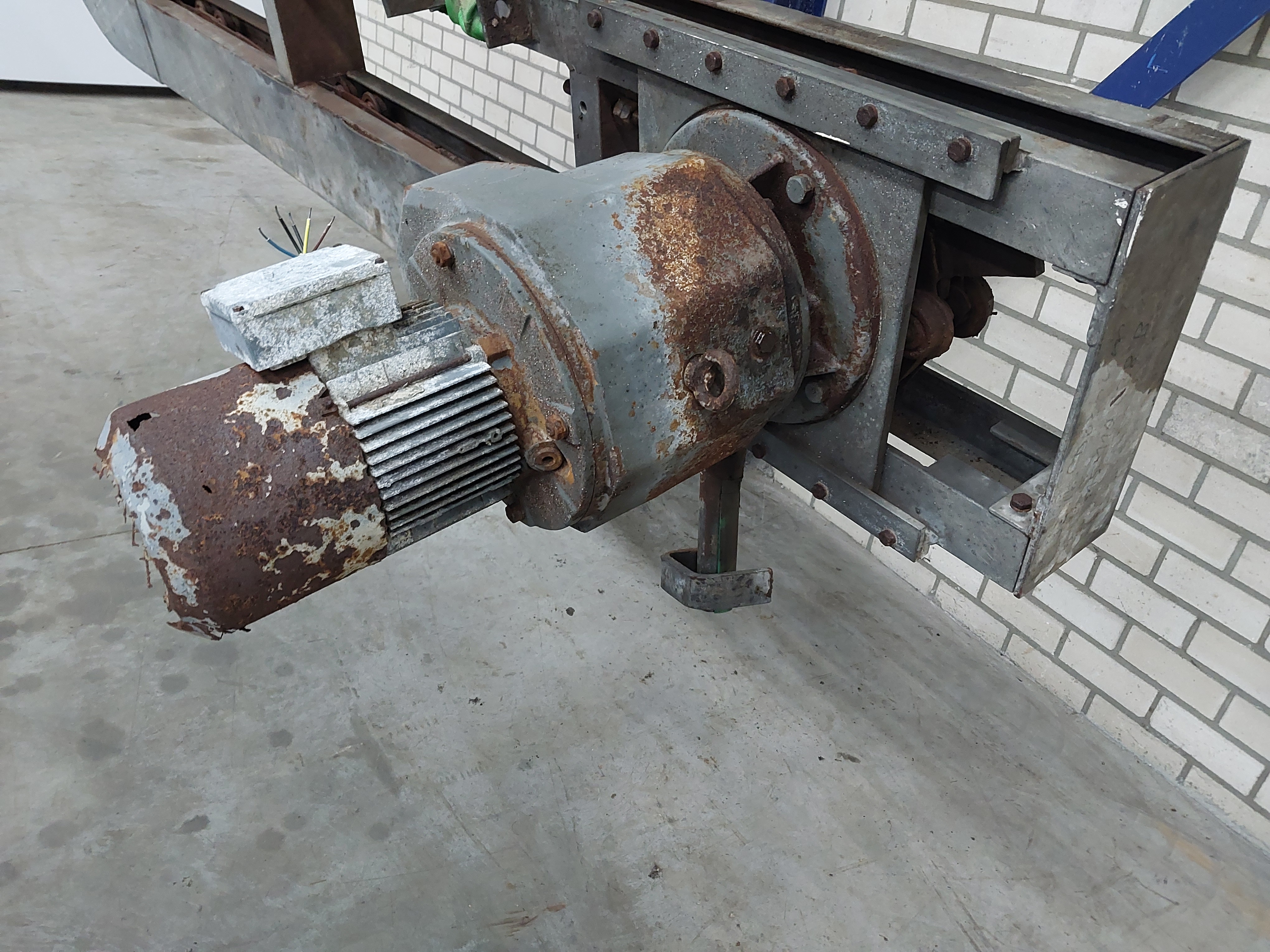 Used Bleeding elevator