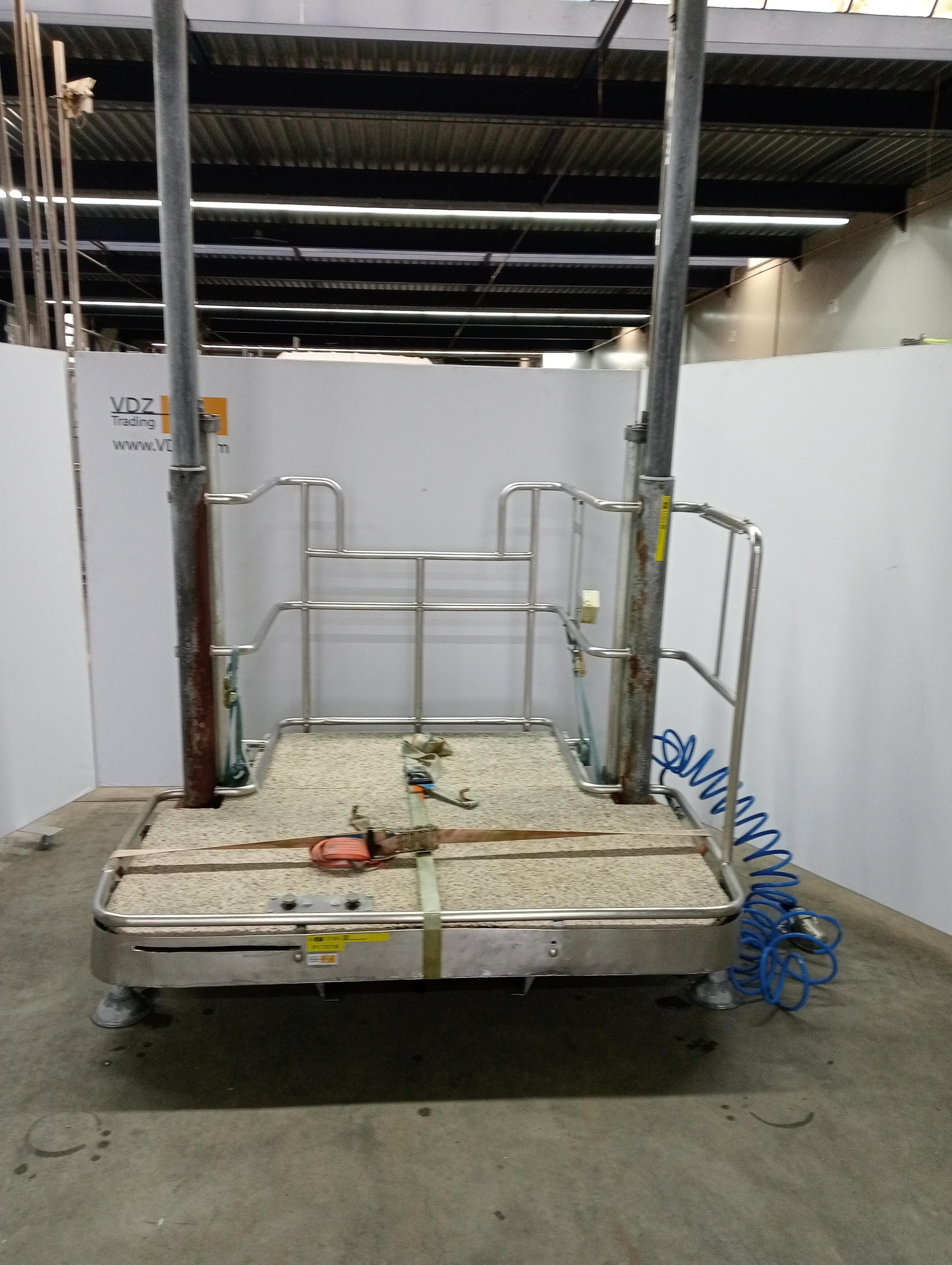 Used Movable platform