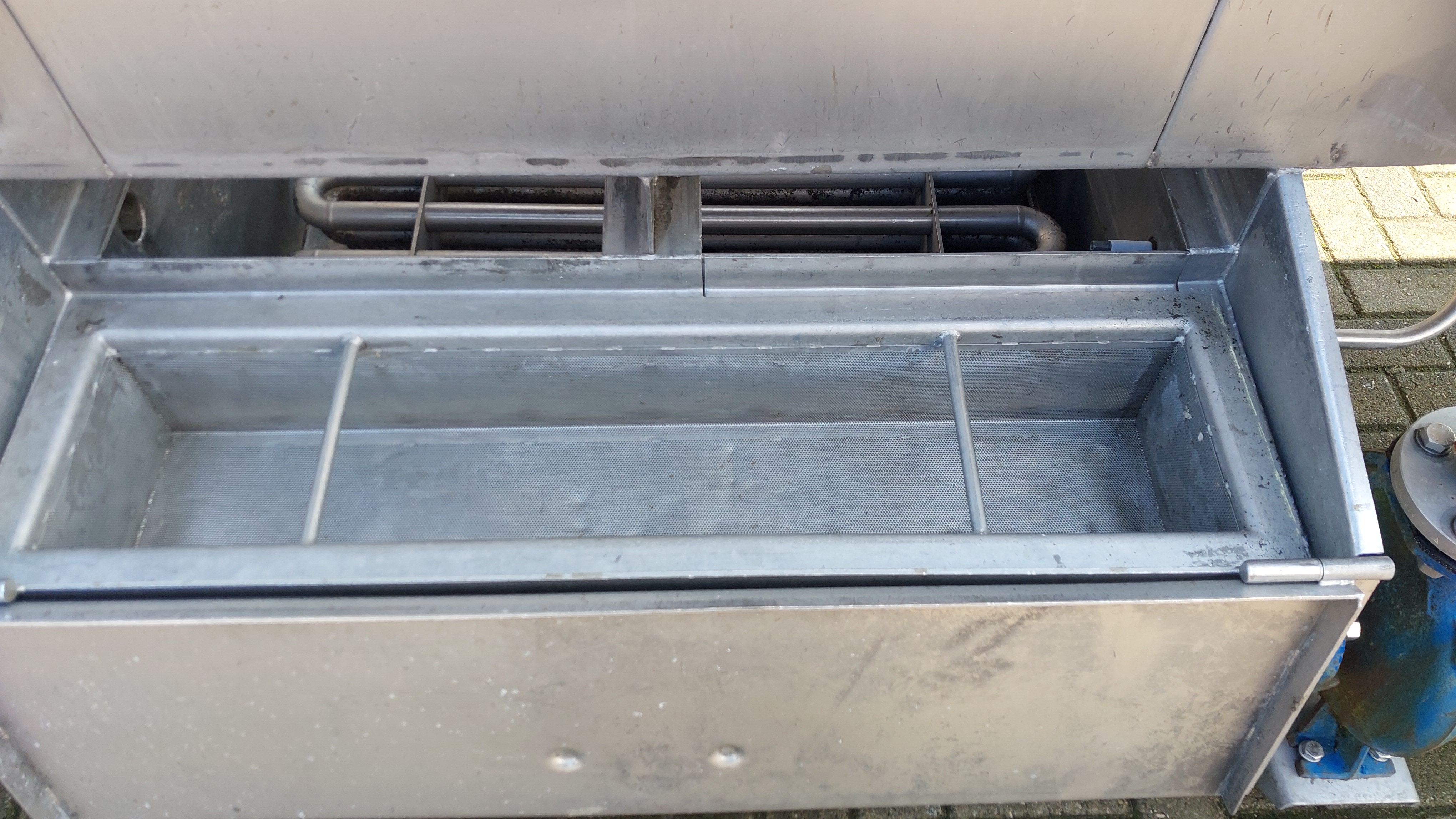 Used Crate washer and dryer