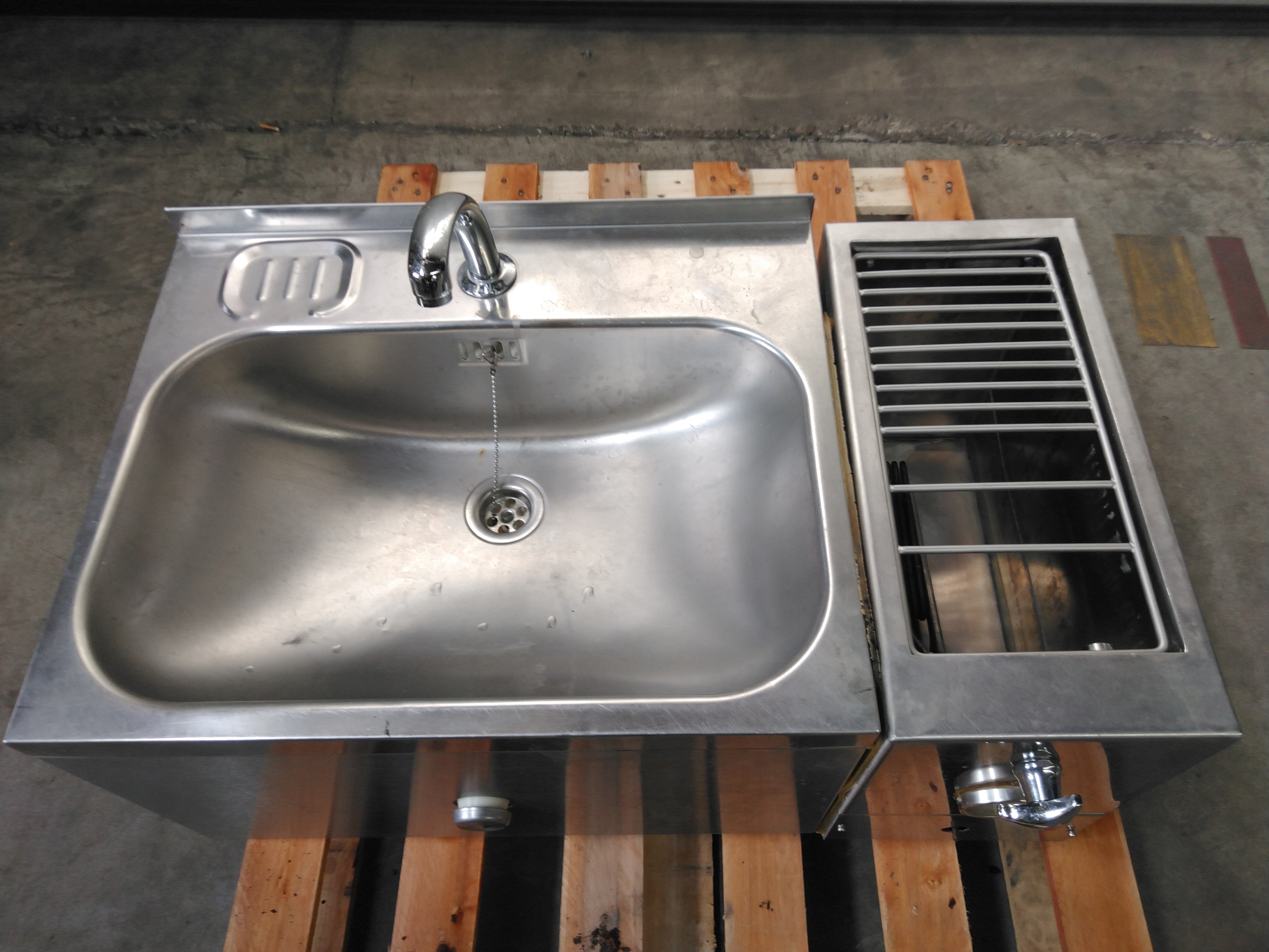 Used Wash basin with sterilizer