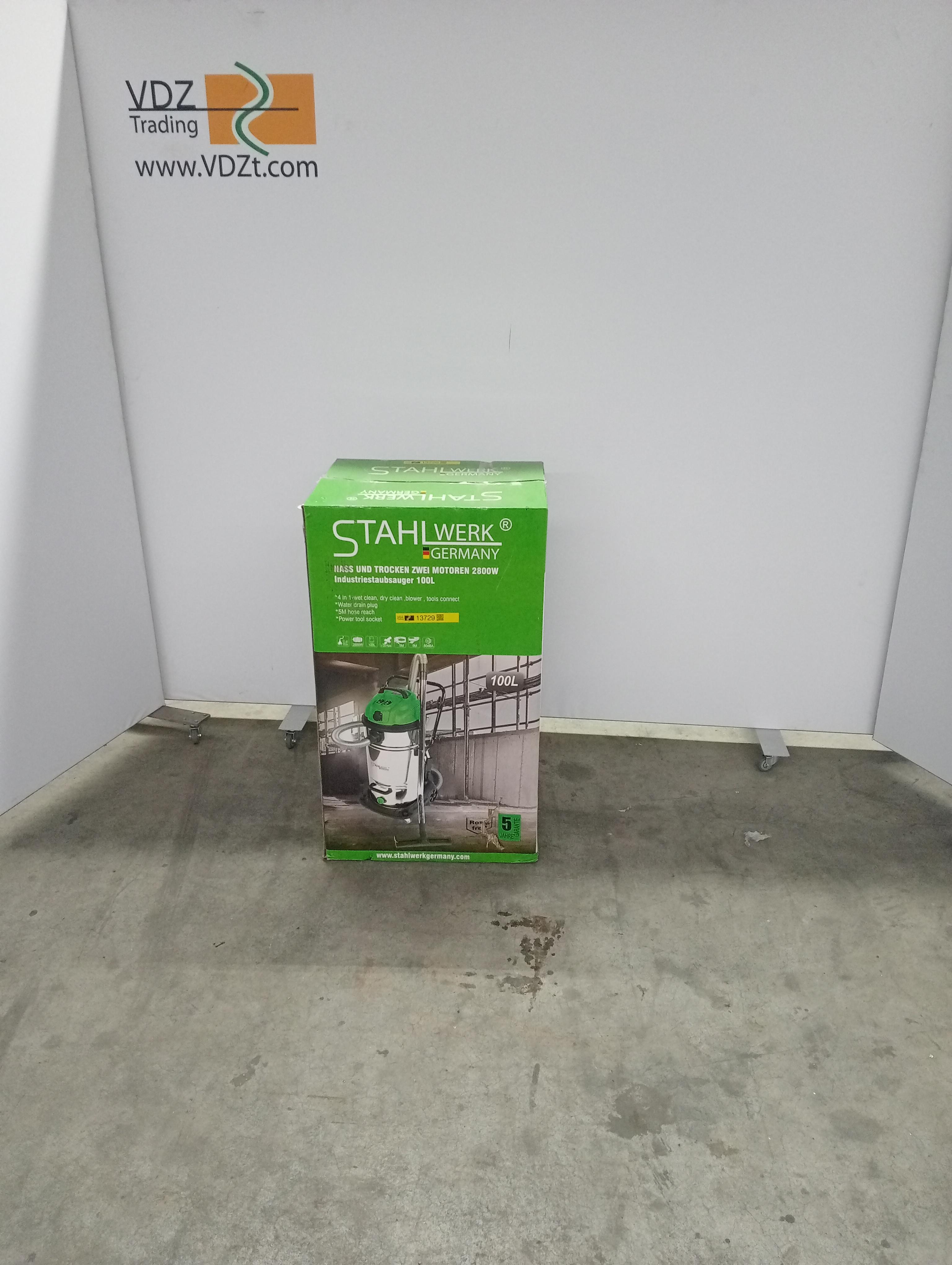 Used Vacuum cleaner. Wet and dry