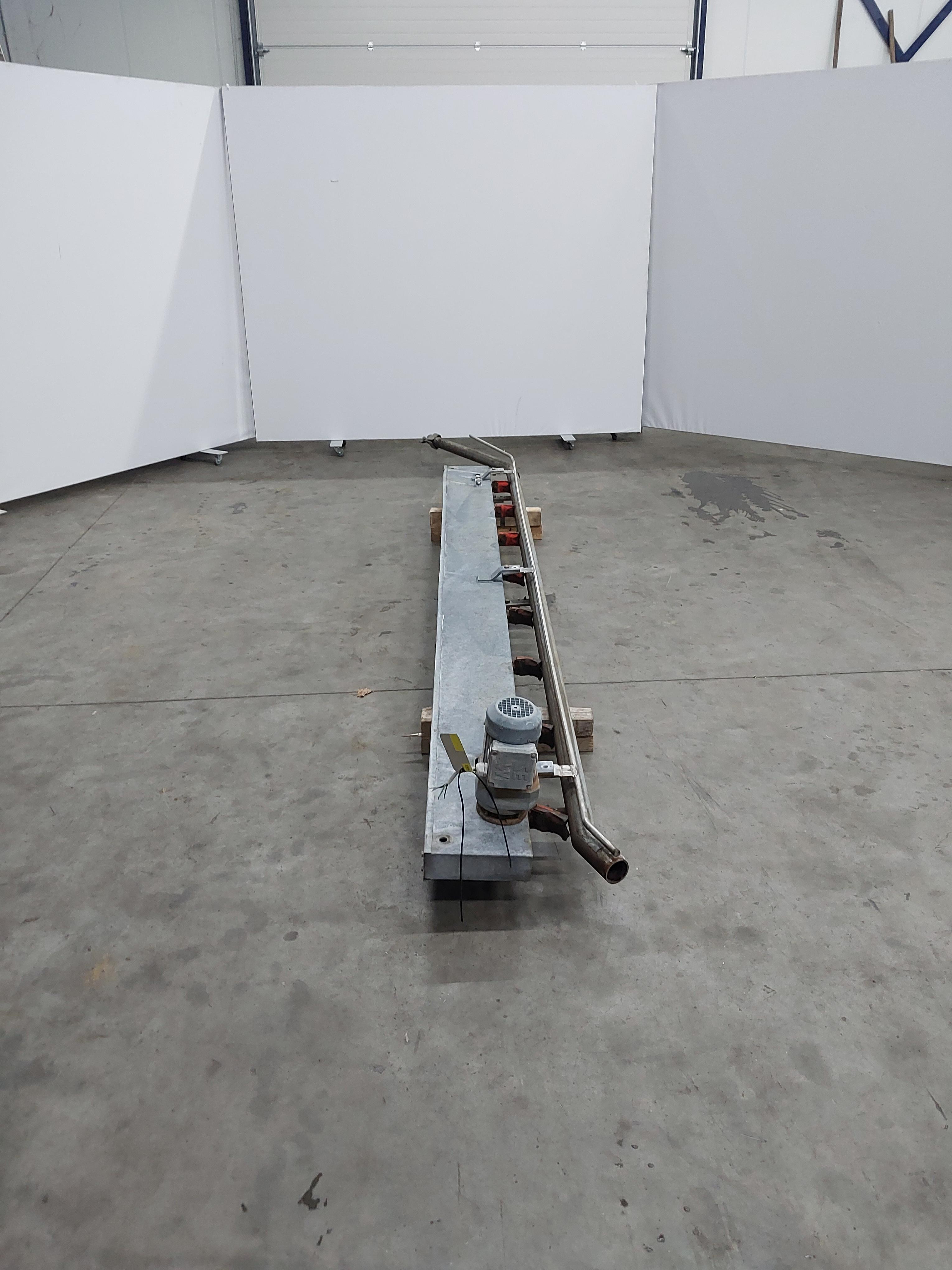 Used Conveyer lift empty hooks