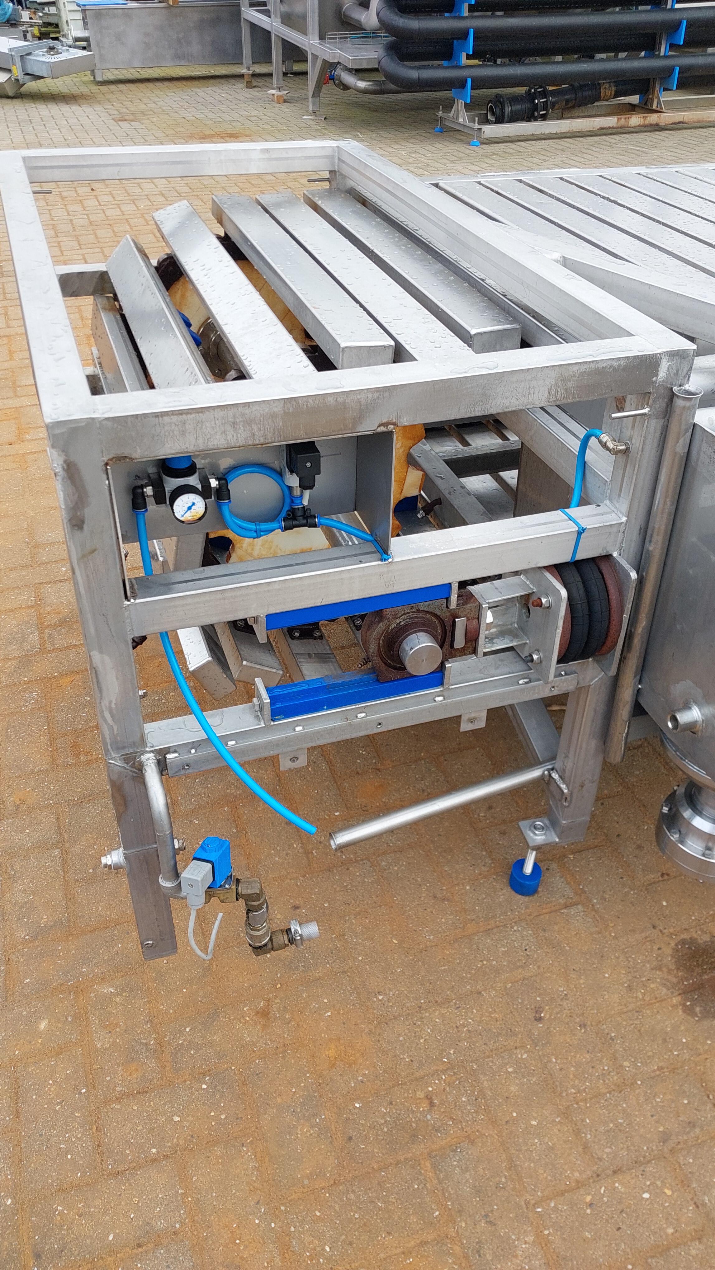 Used Bleeding table conveyor