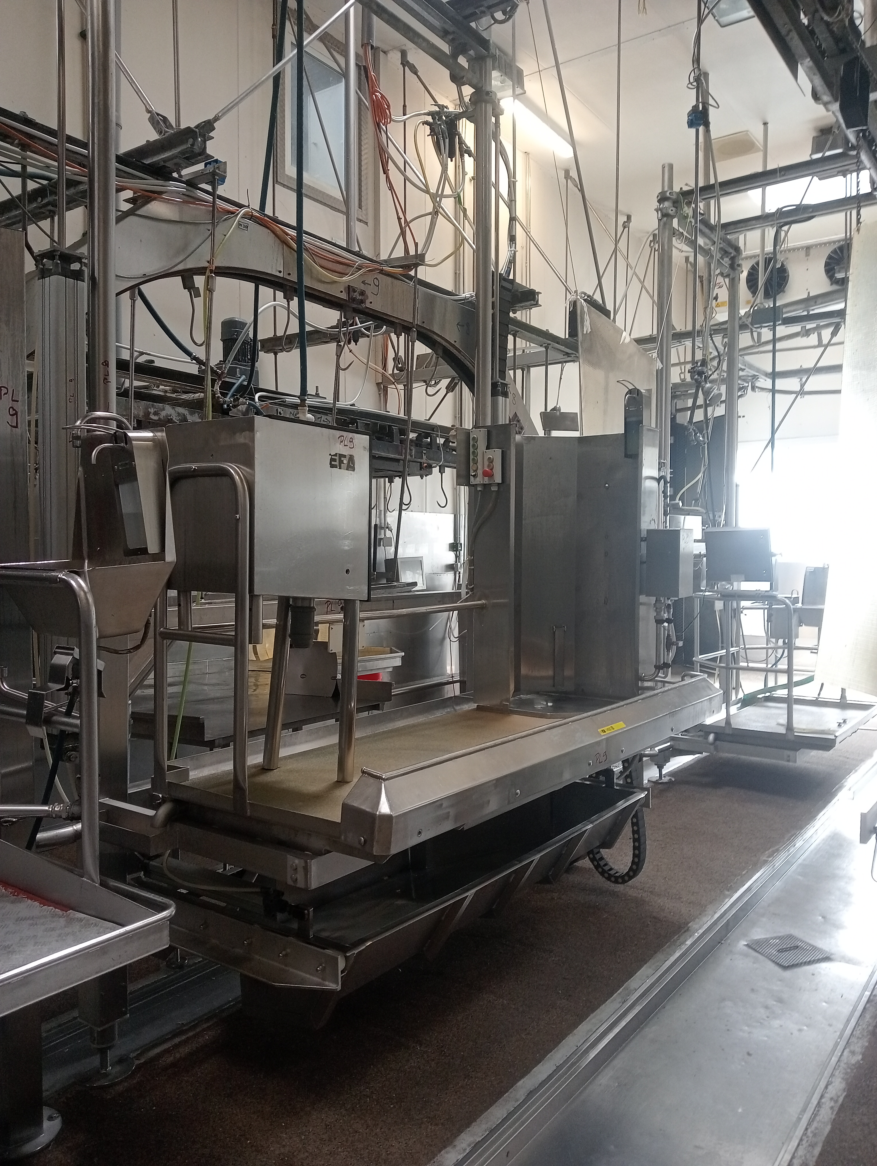 Used Paunch and intestine removal platform