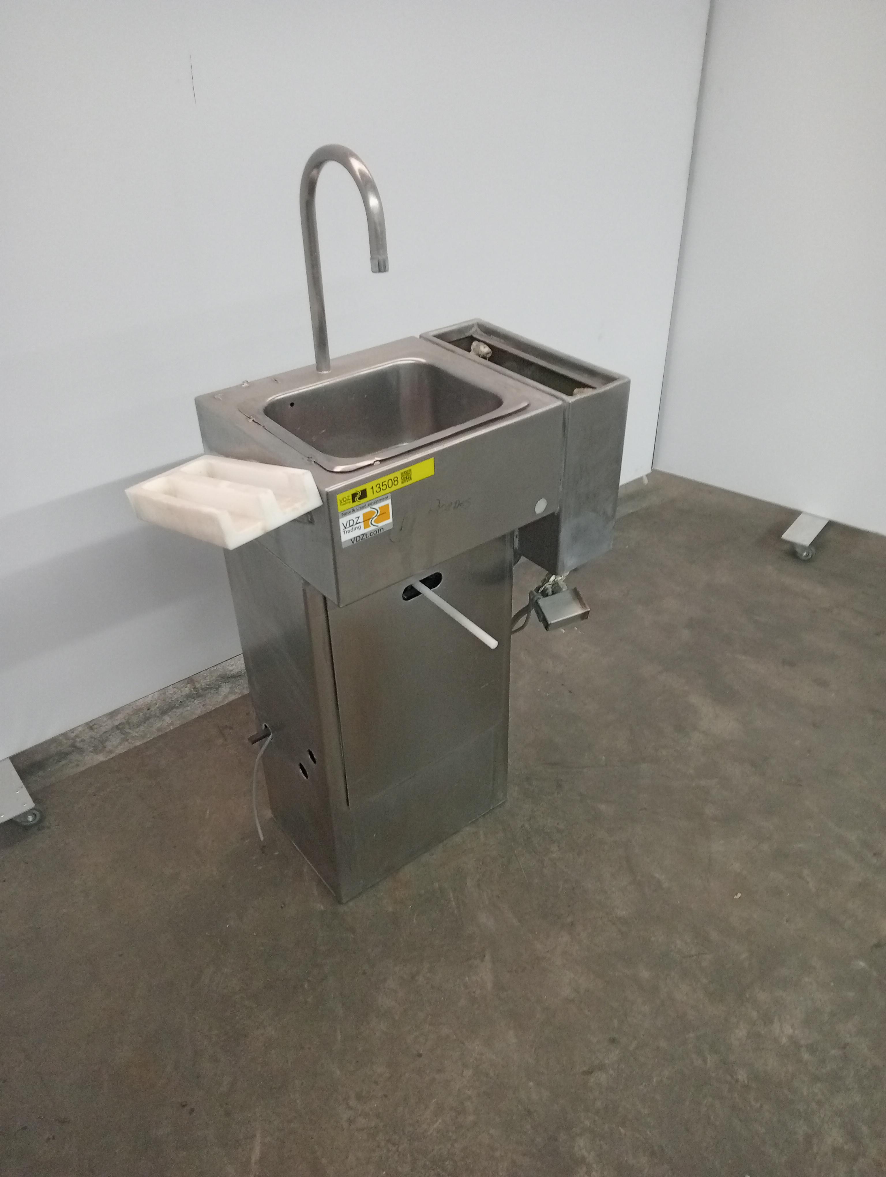 Used Wash basin
