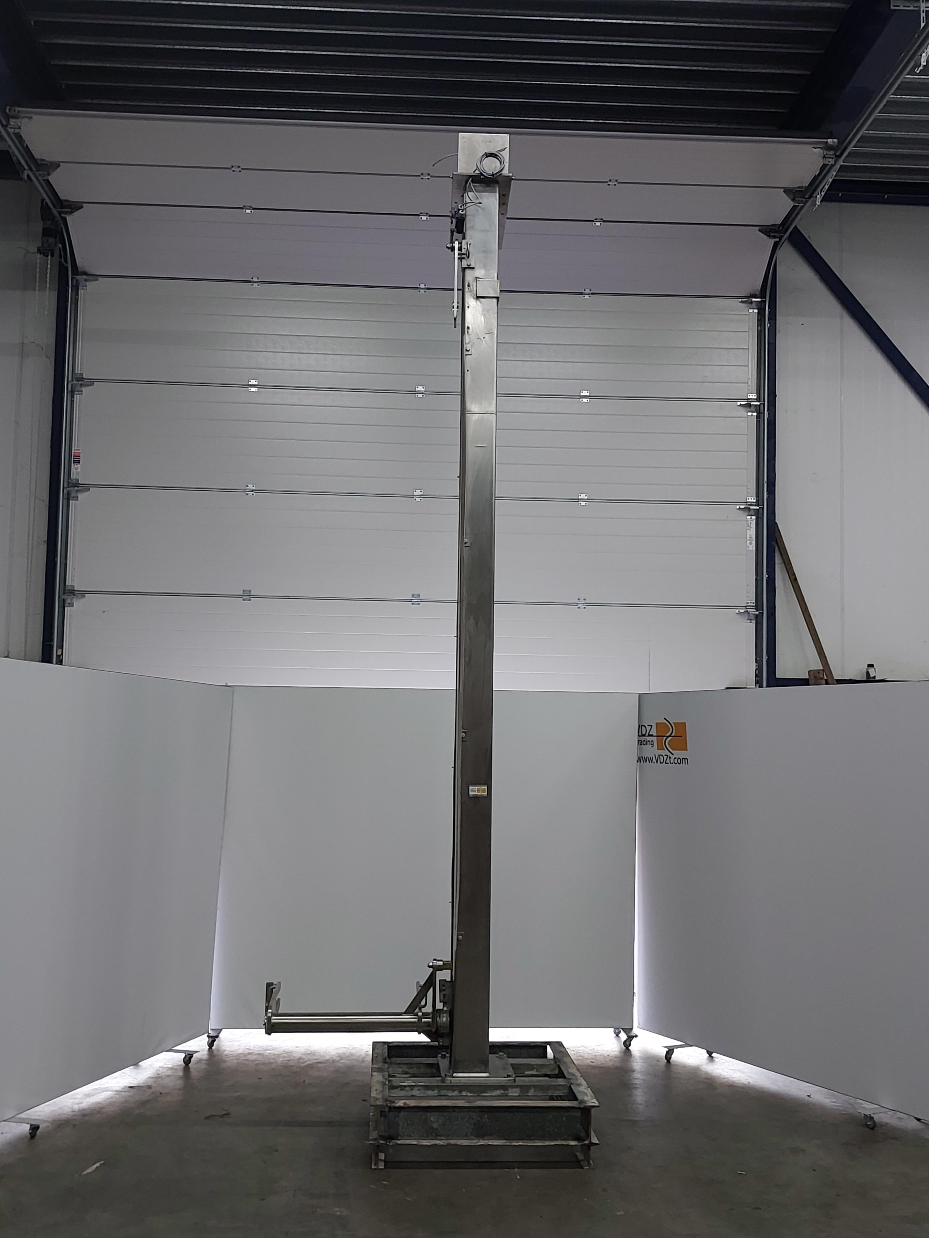 Used Bin lift and tipper