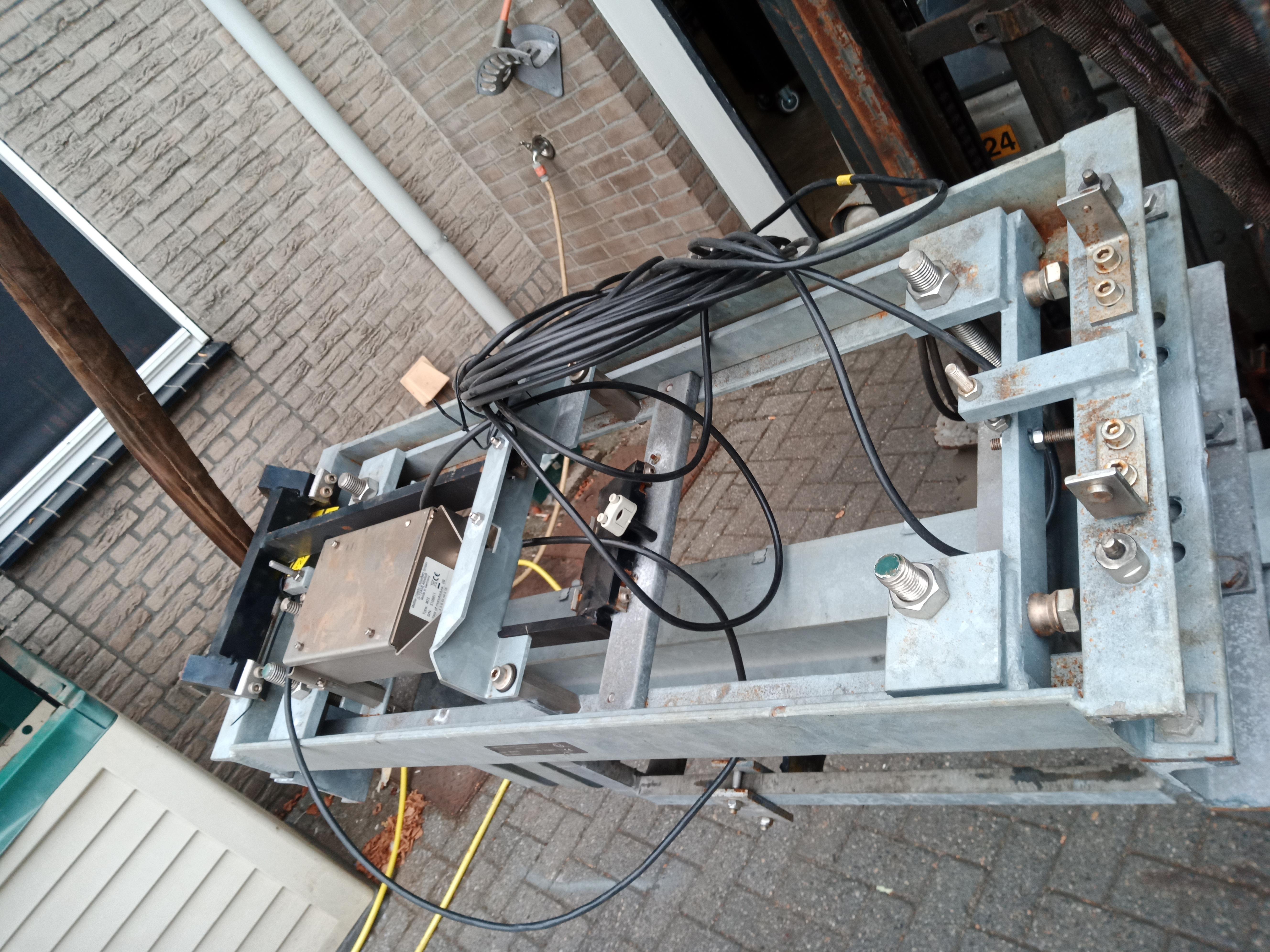 Used Tube weight scale