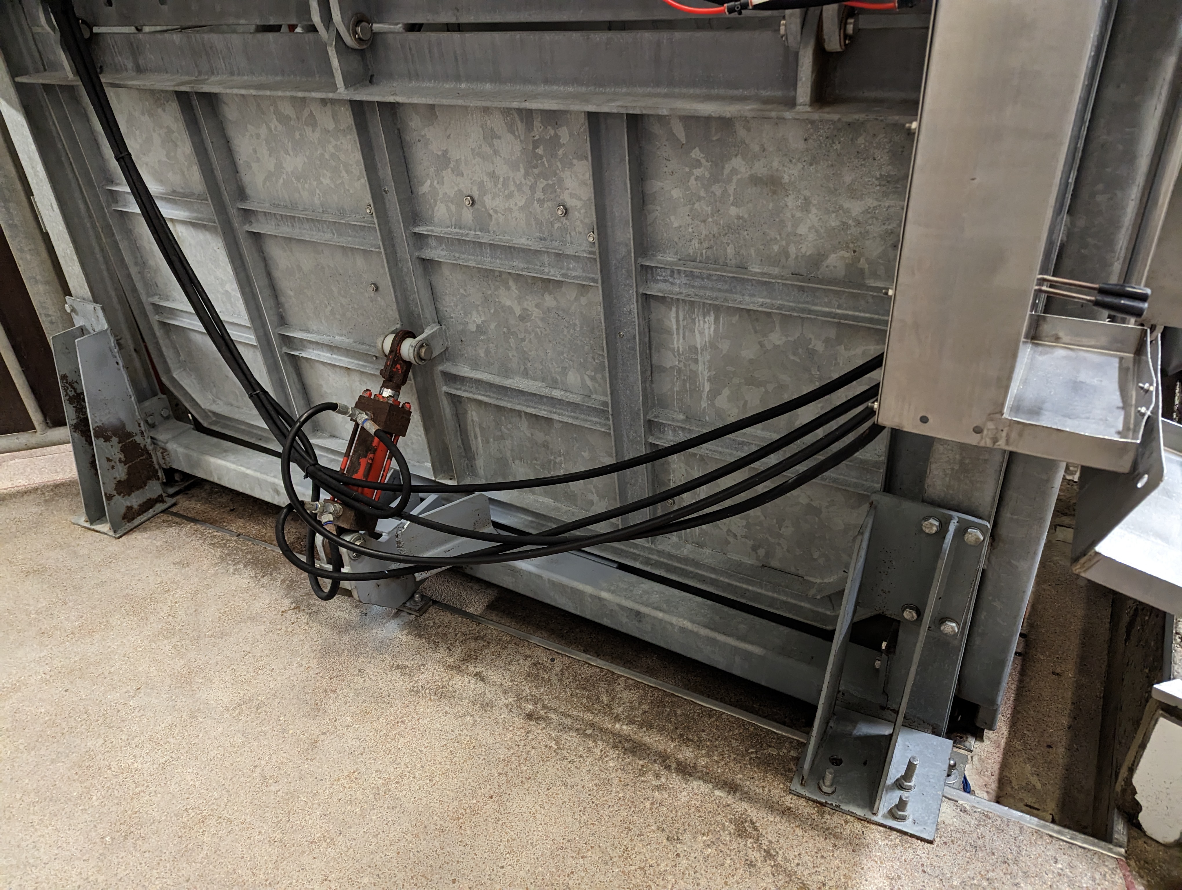 Used Halal Slaughtering box - Killing box