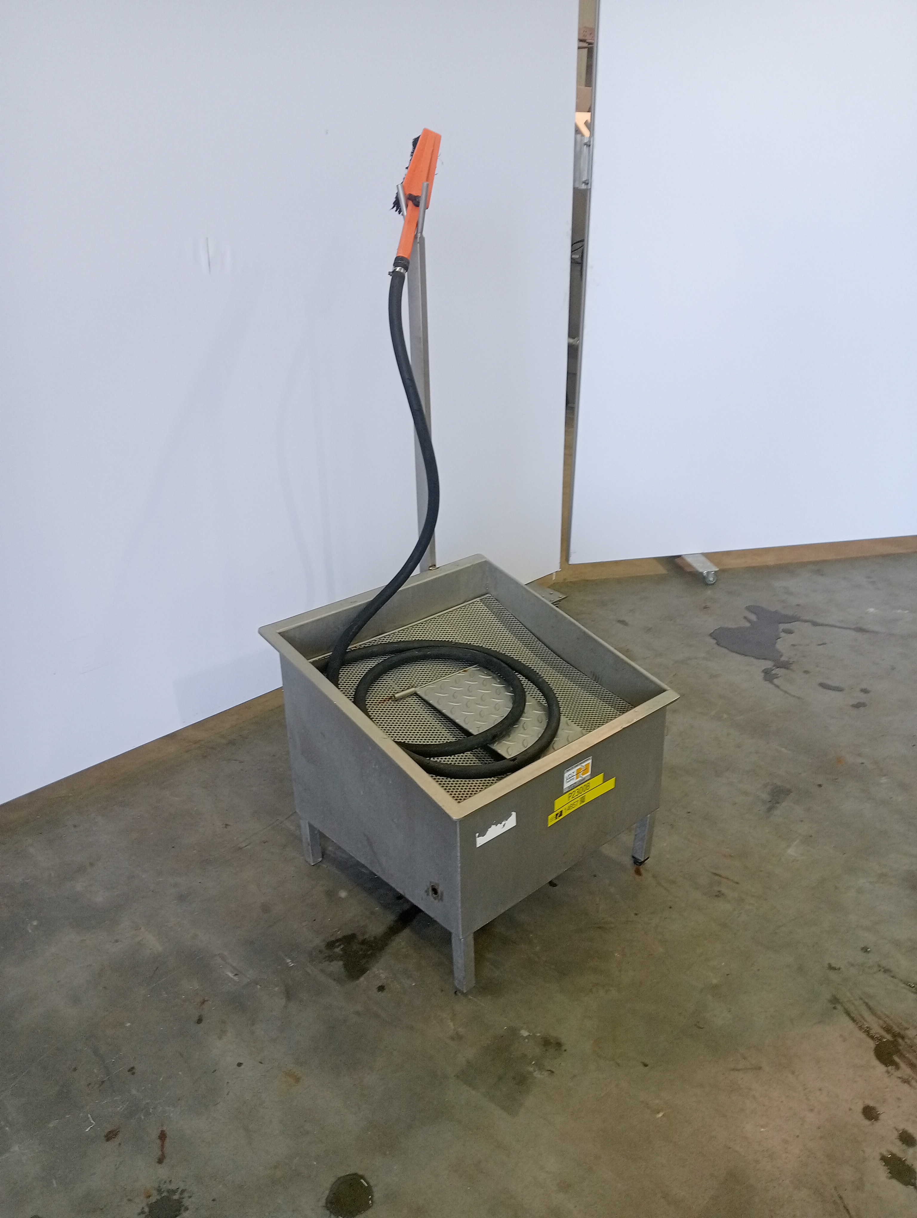 Used Bootwasher