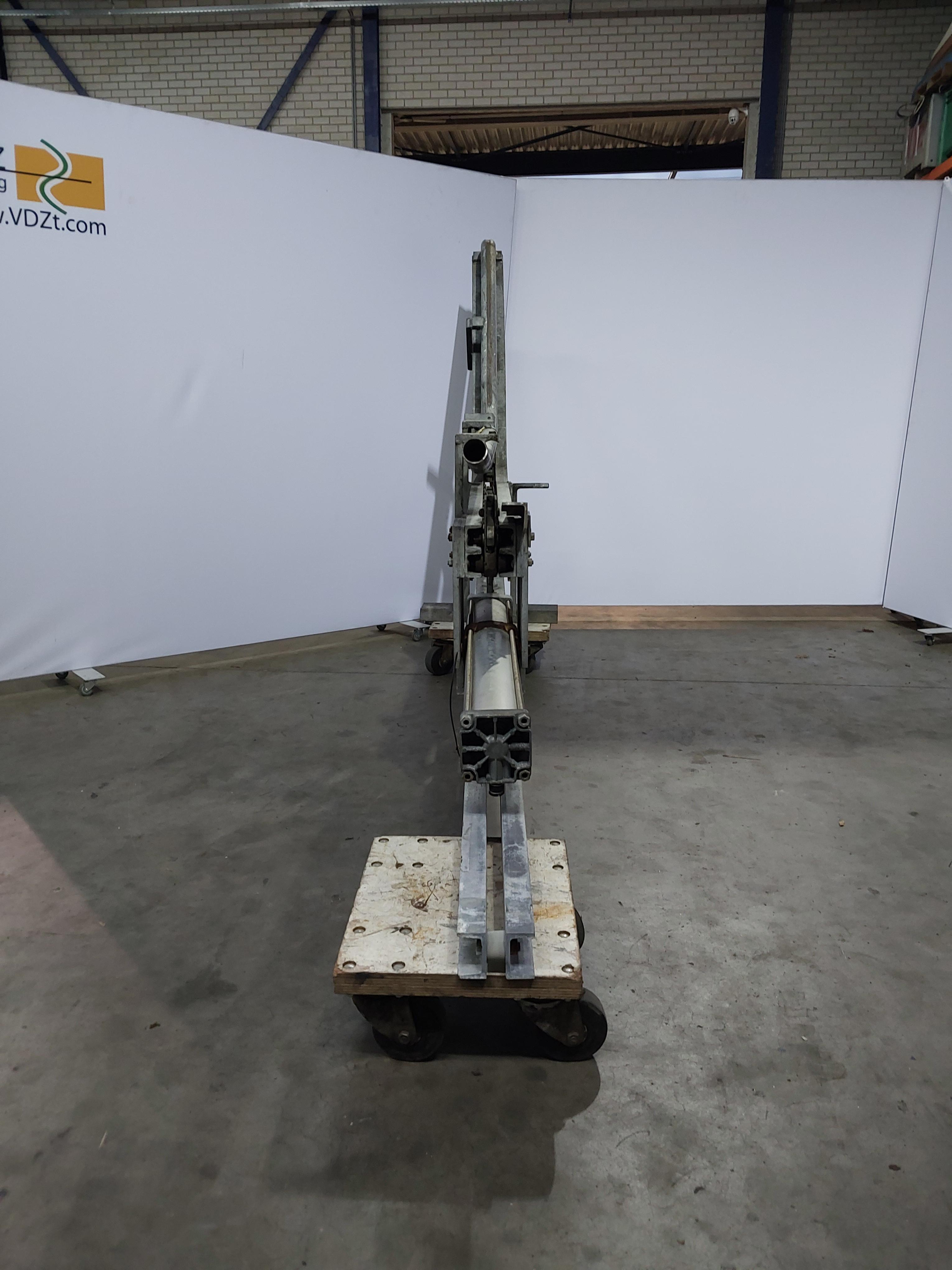 Used Gambrel lift pneumatic