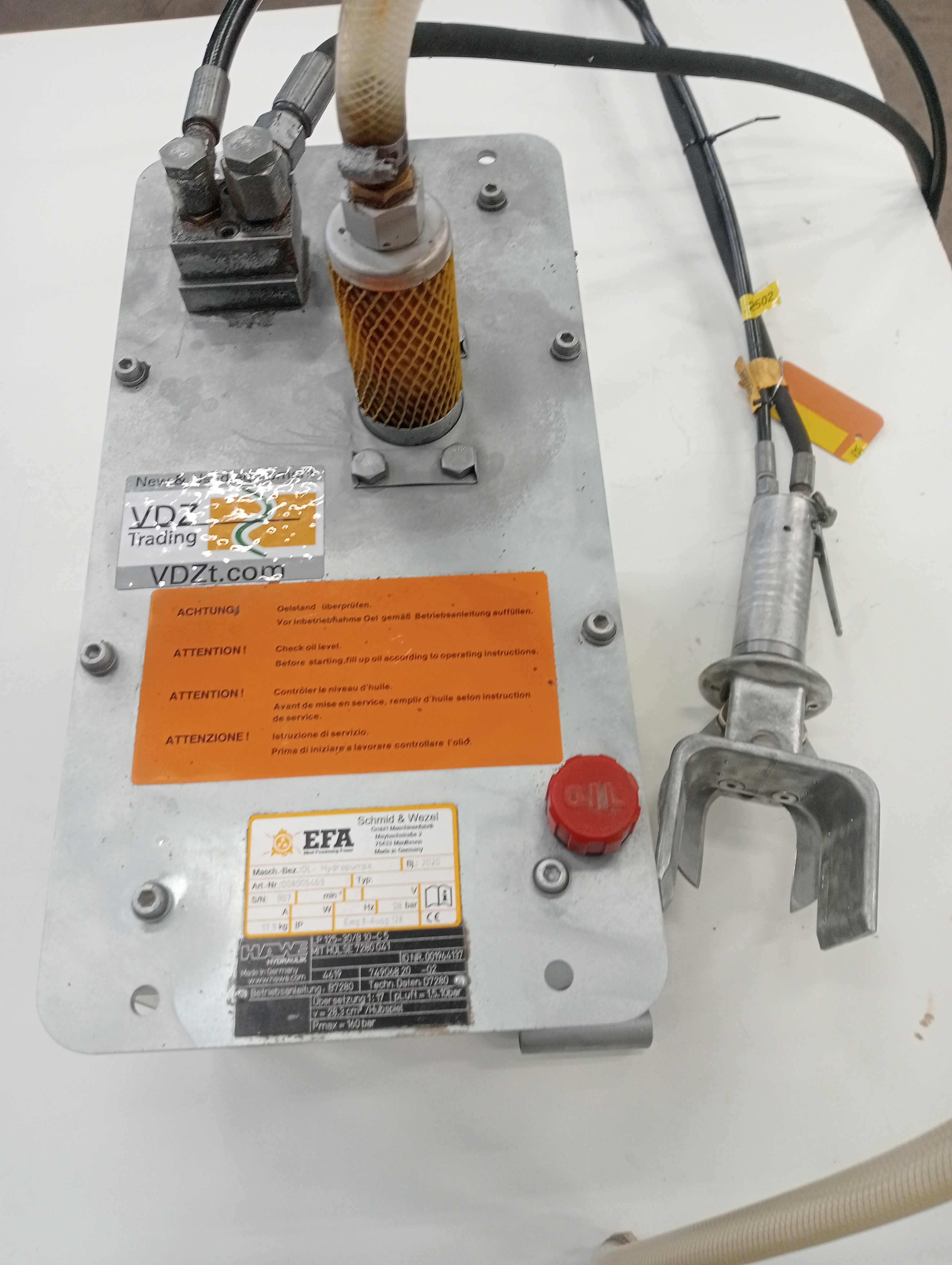 Used Claw and leg cutter set with hydraulic unit and balancer