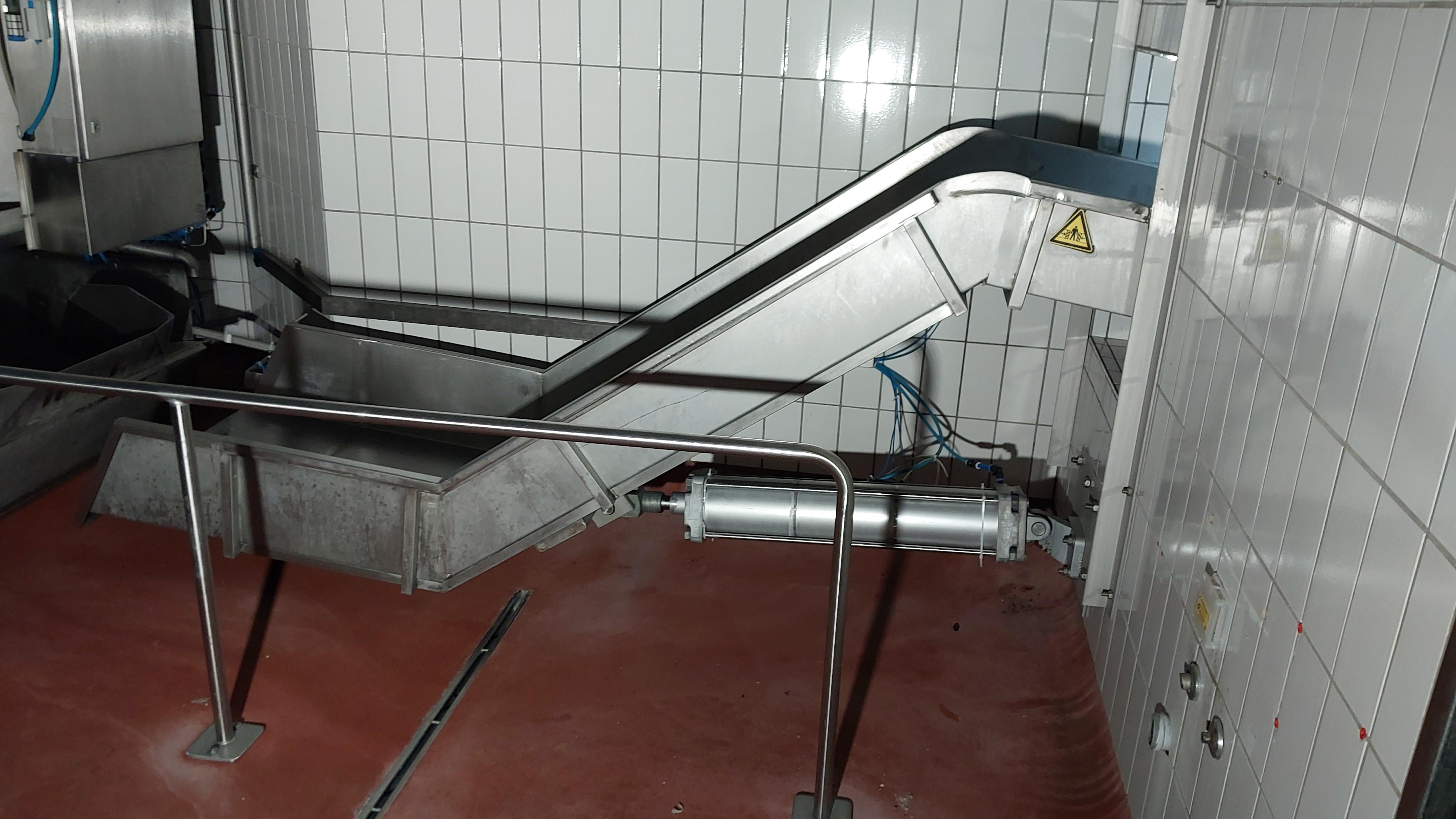 Used Paunch gutter - lift