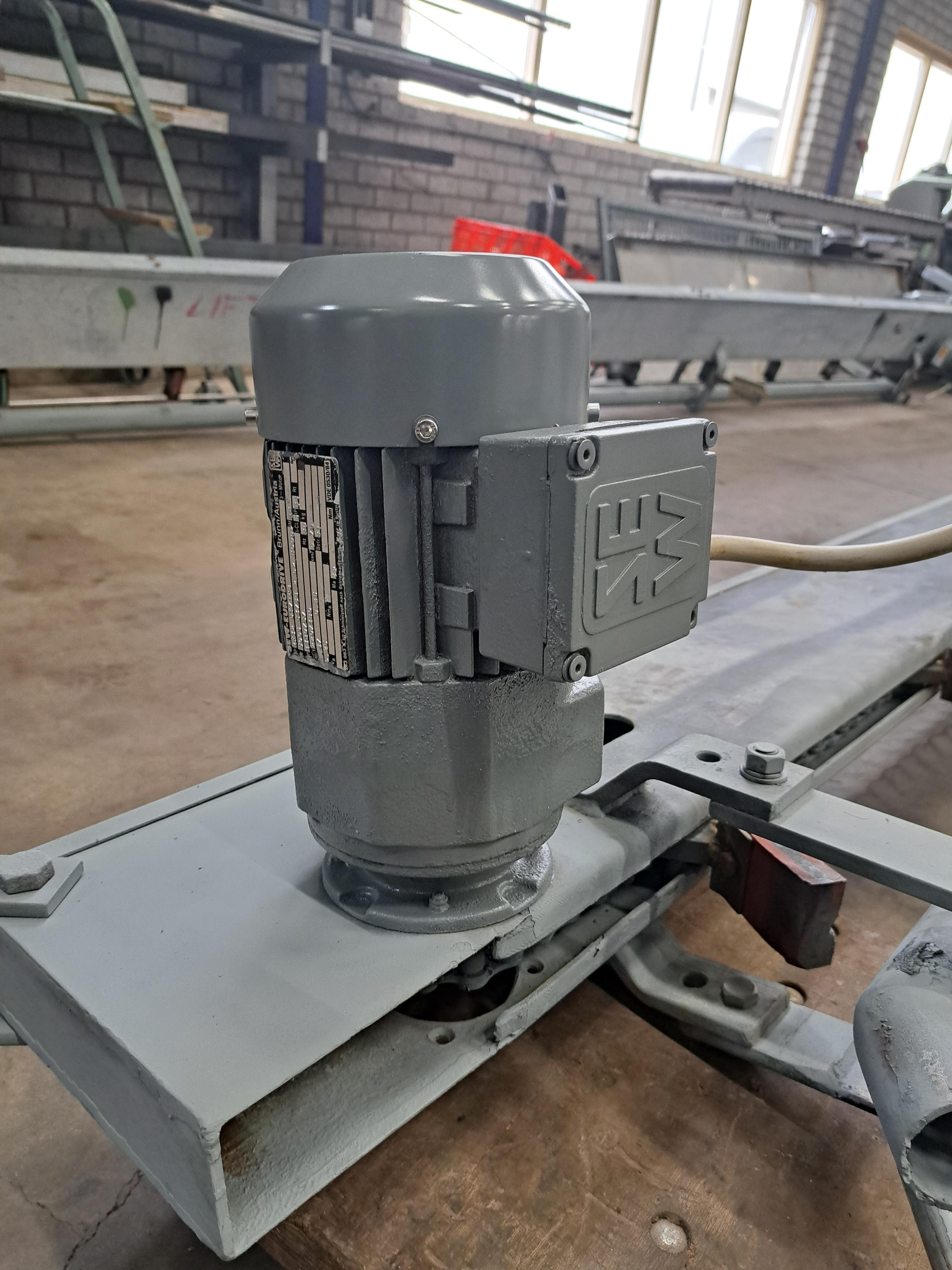 Used Empty hook conveyor