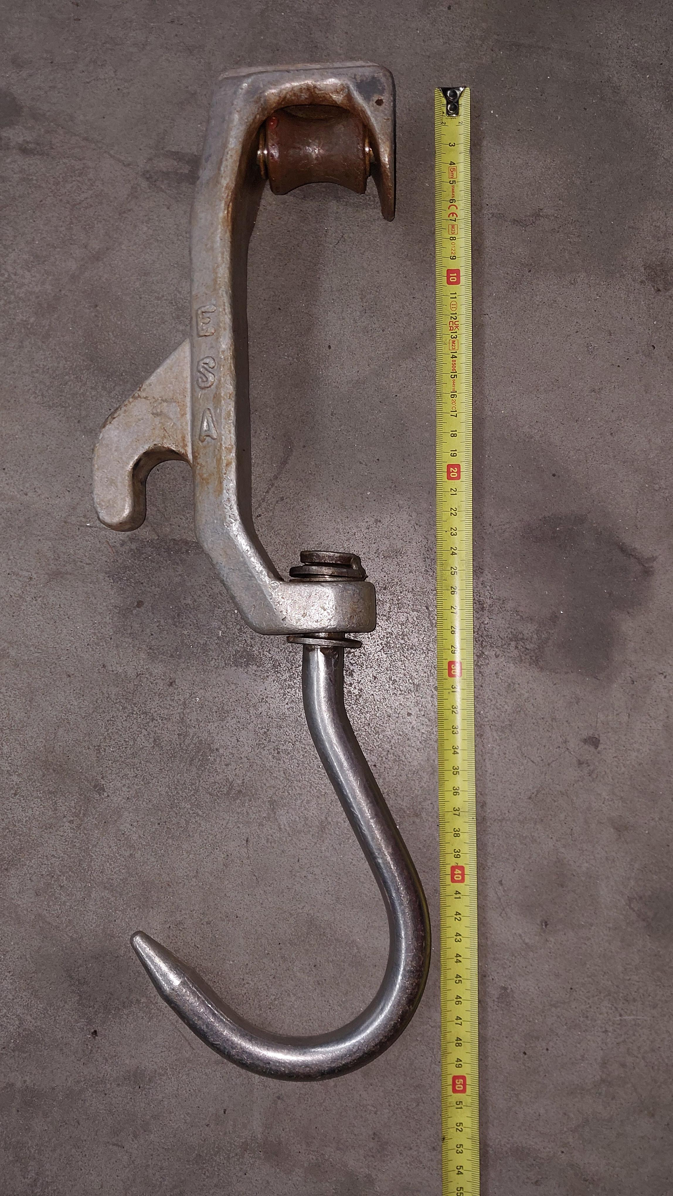Used Cattle hooks