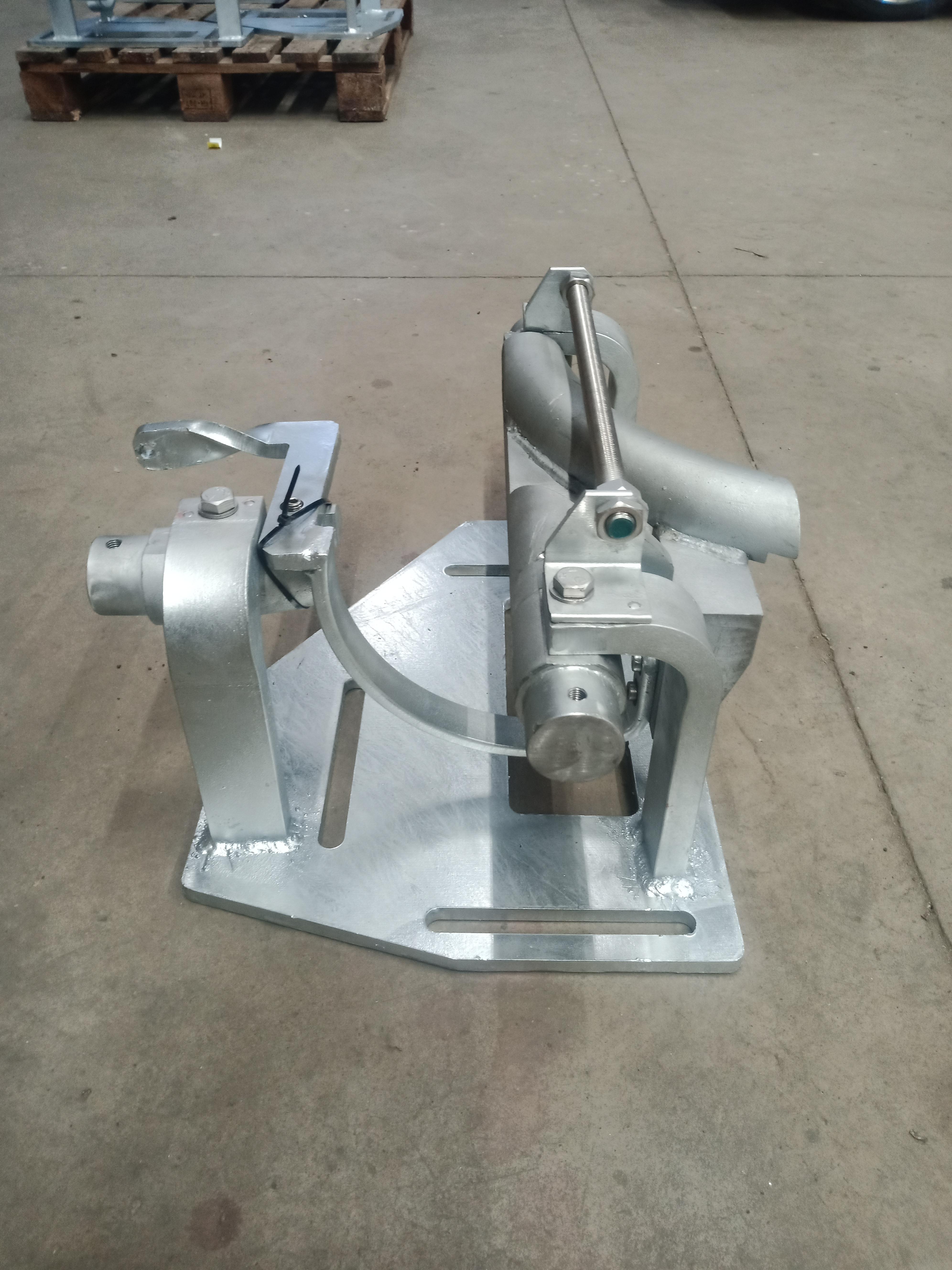 Used Switch left inside tube hight  90° 15cm tube hight on plate.