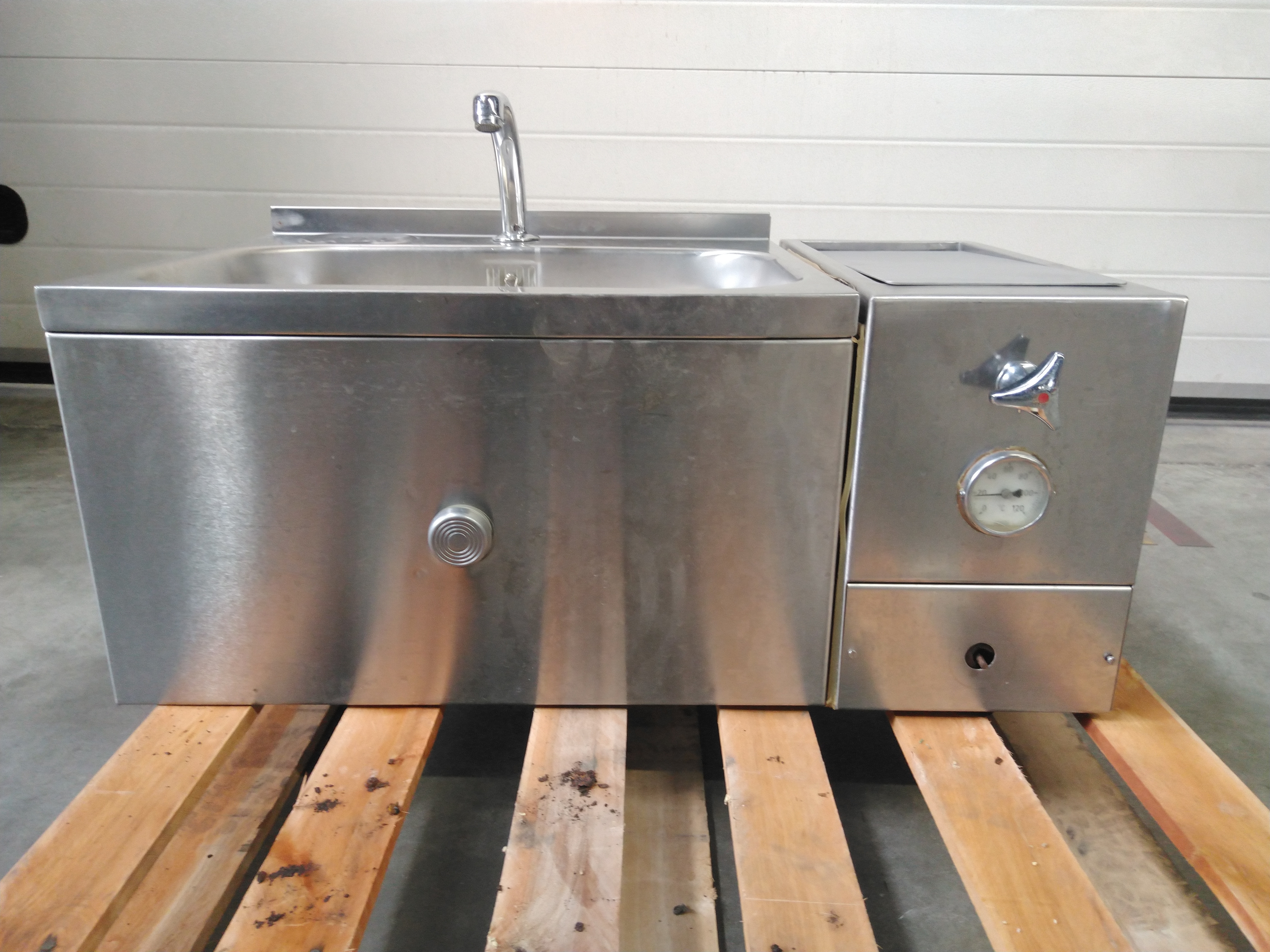 Used Wash basin with sterilizer