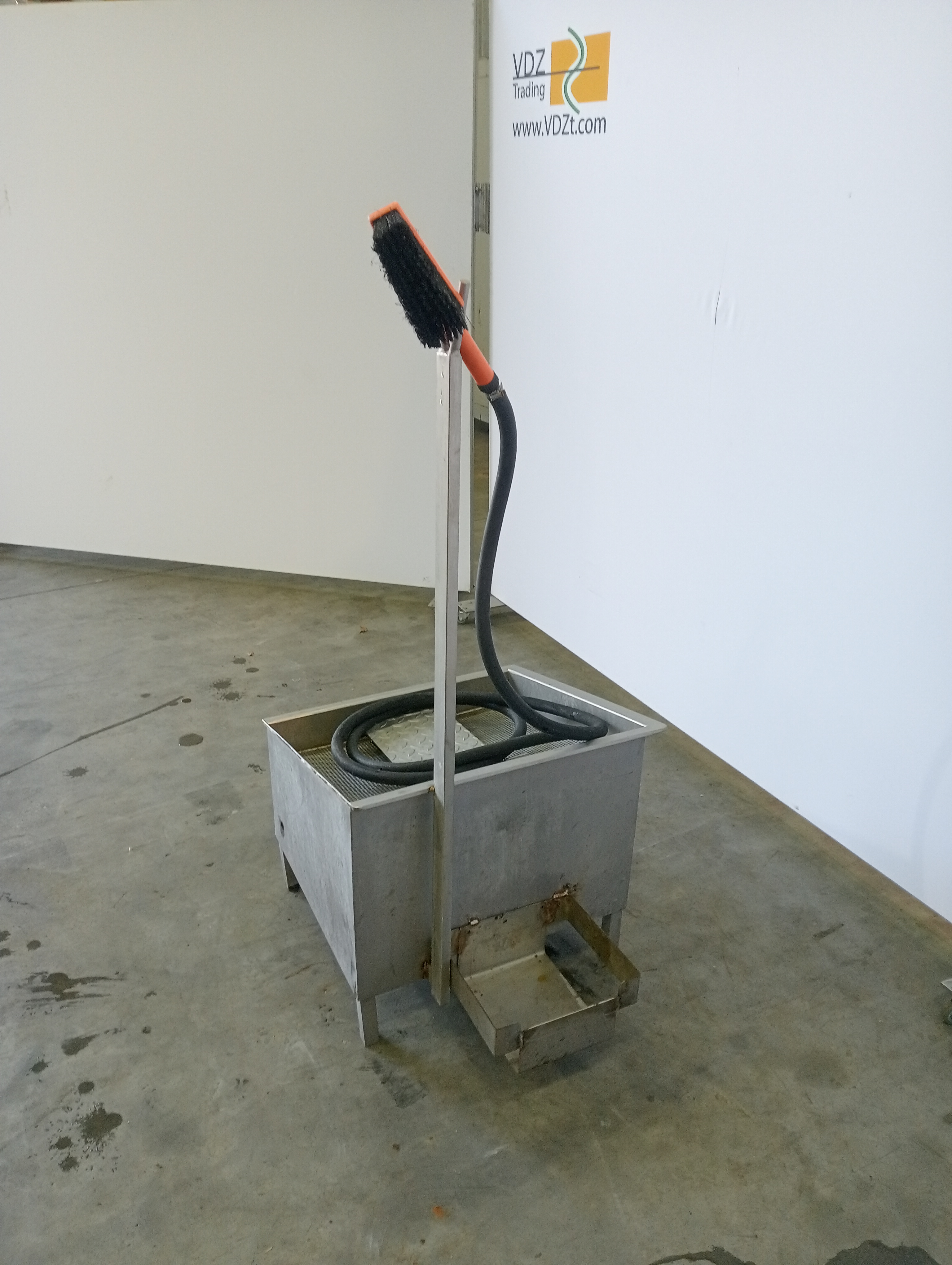 Used Bootwasher