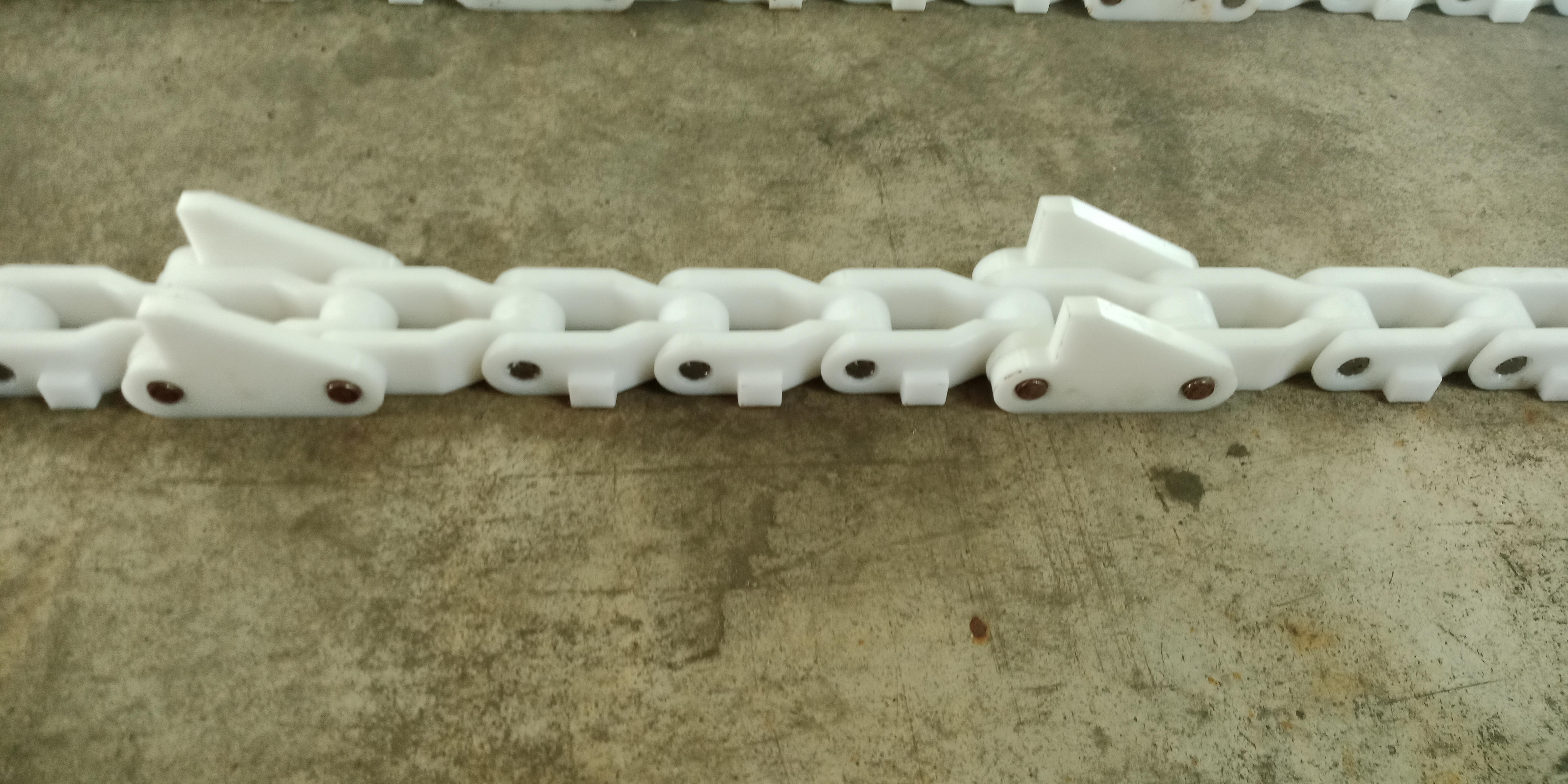 Used Plastic chain with blocks